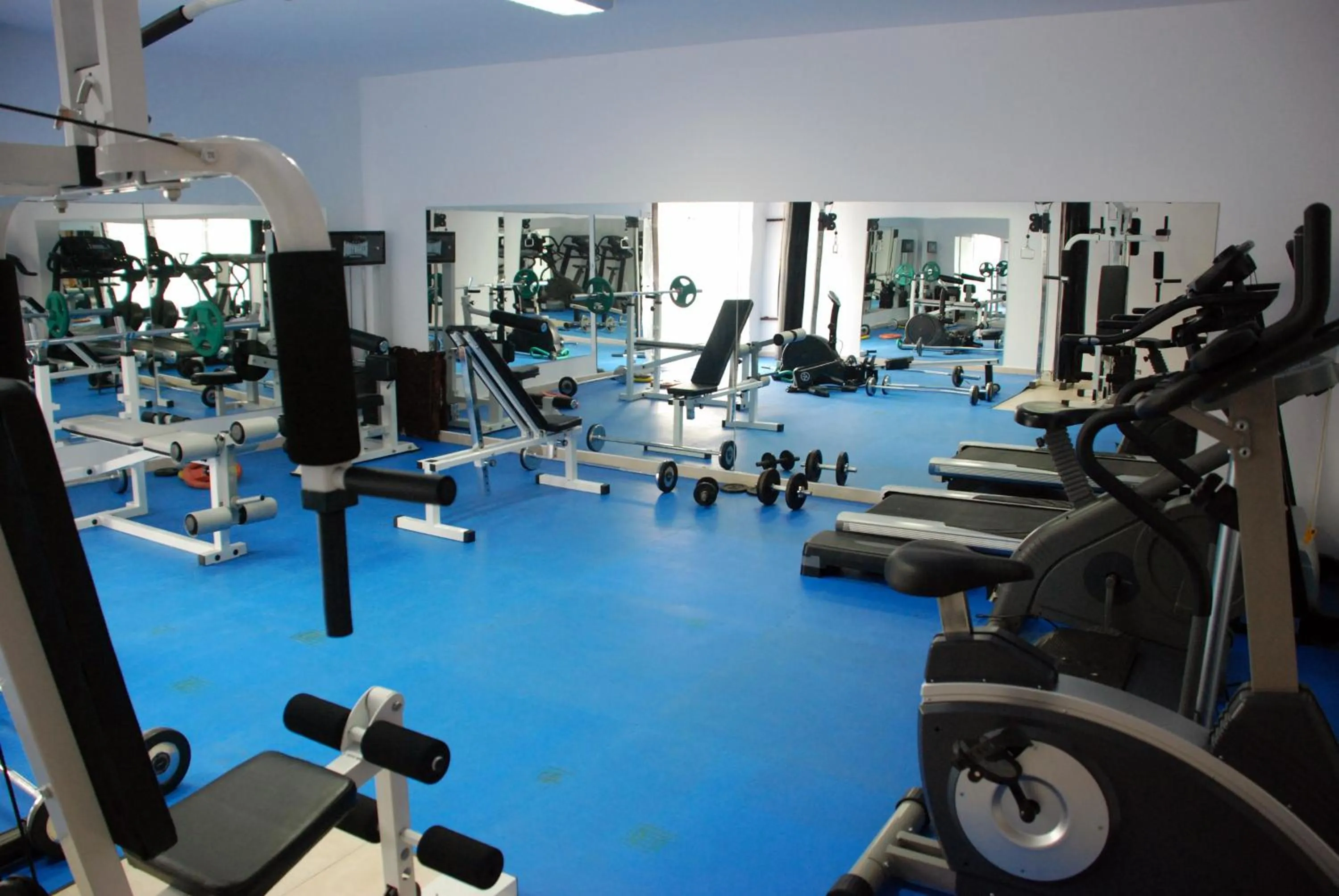 Fitness centre/facilities in Elegant Lux Hotel