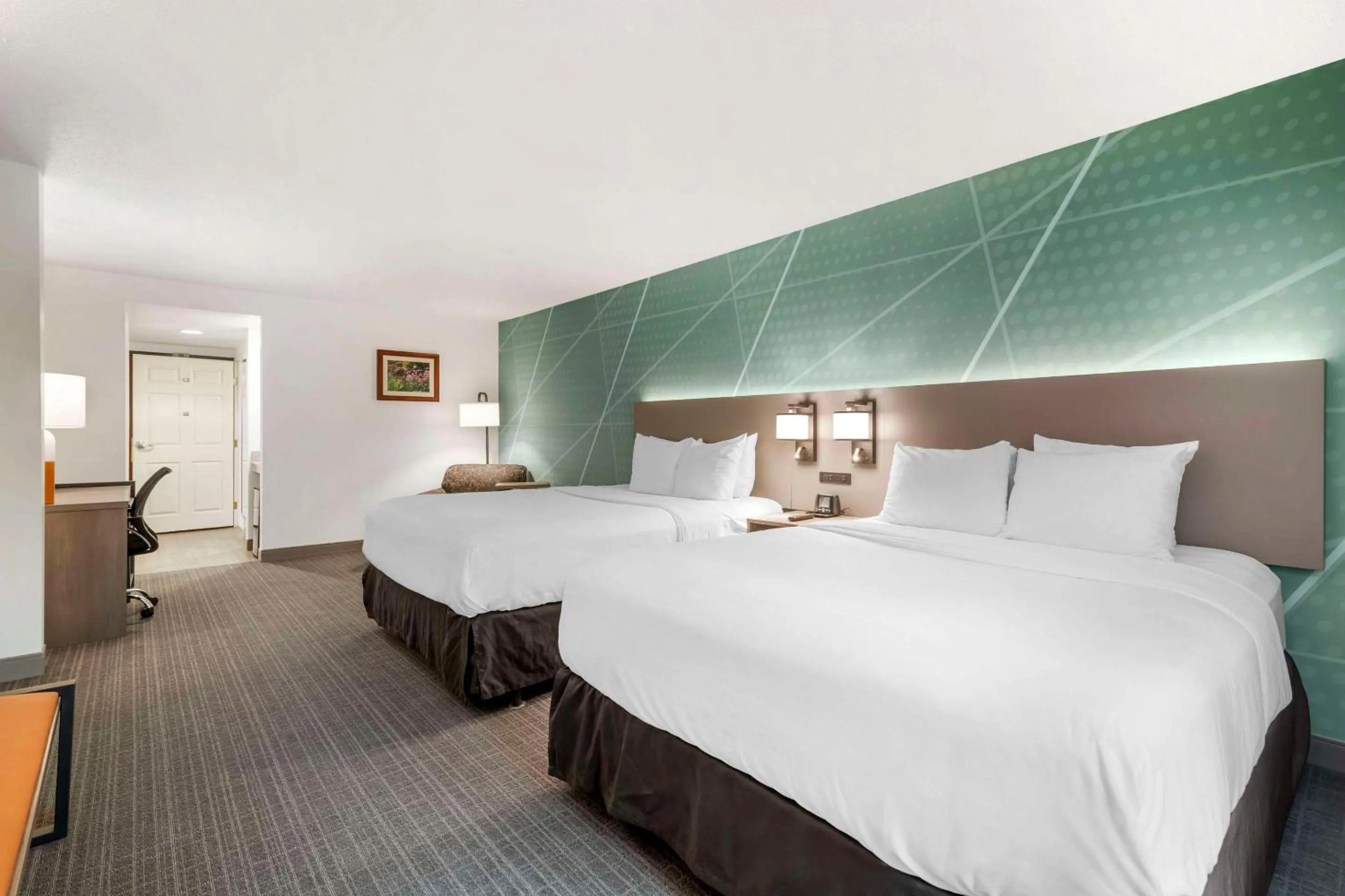 Bedroom, Bed in Comfort Inn & Suites Lake George