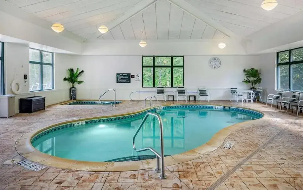 Swimming pool in Comfort Inn & Suites Lake George Swimming pool in Comfort Inn & Suites Lake George