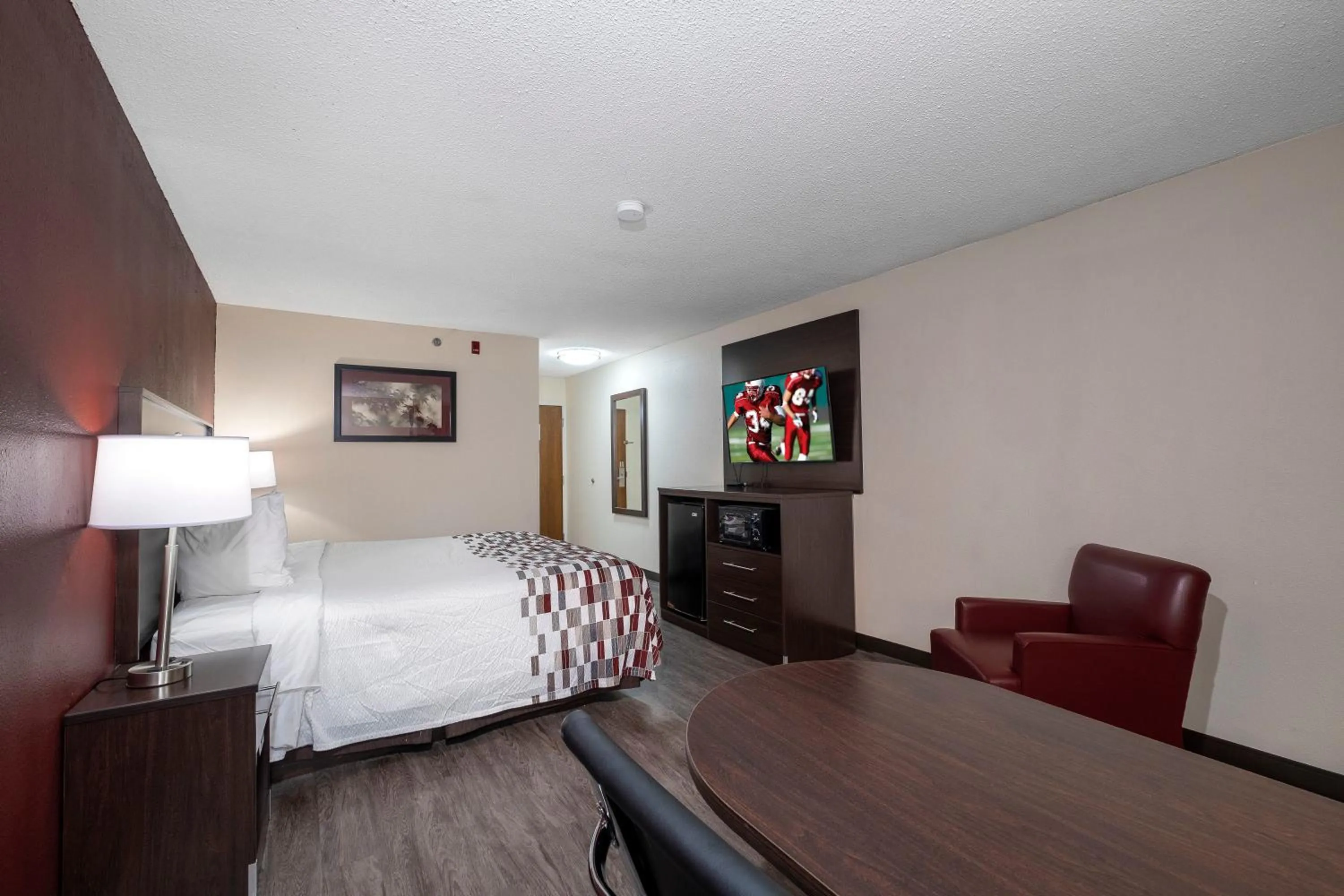 Bedroom in Red Roof Inn Prattville