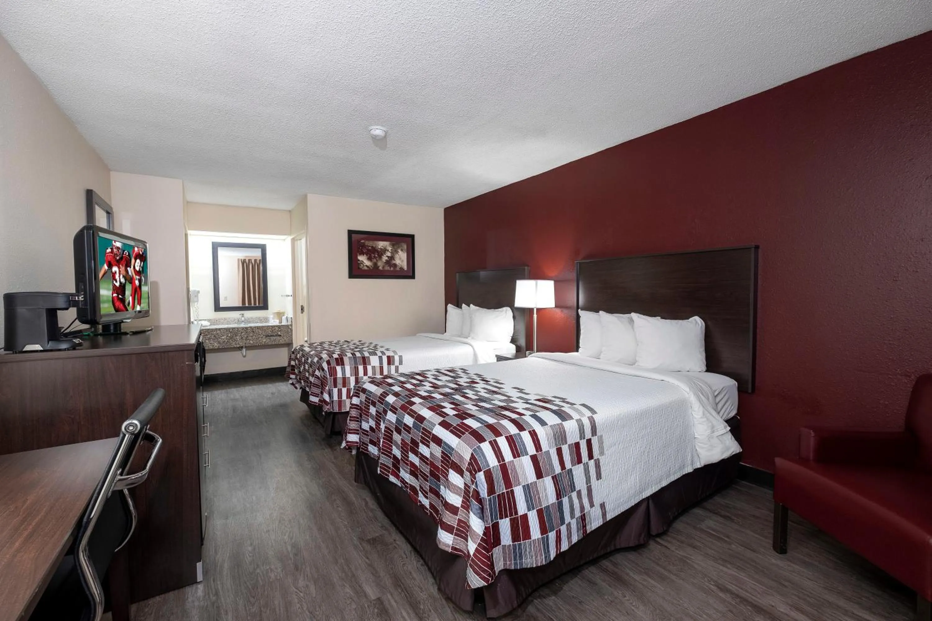Photo of the whole room in Red Roof Inn Prattville