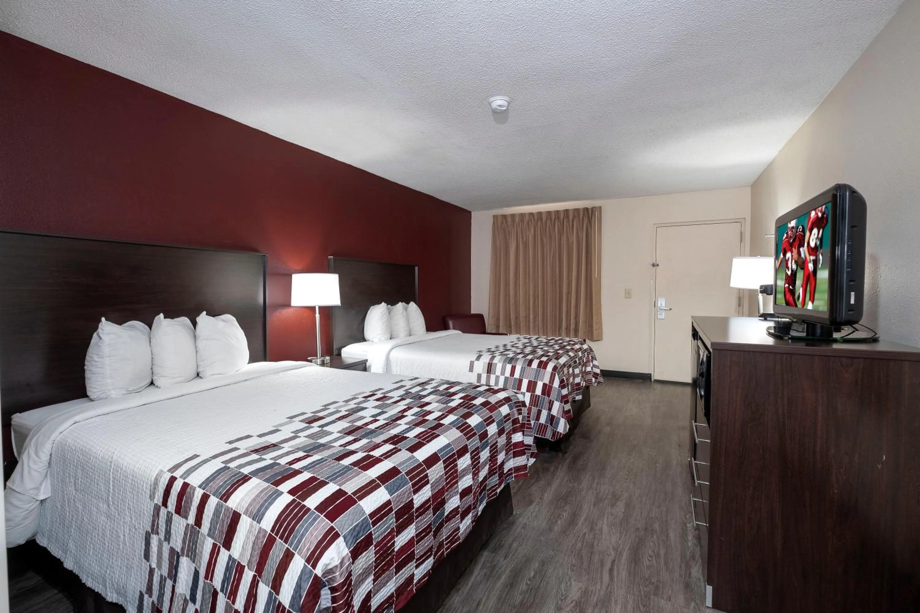 Photo of the whole room in Red Roof Inn Prattville