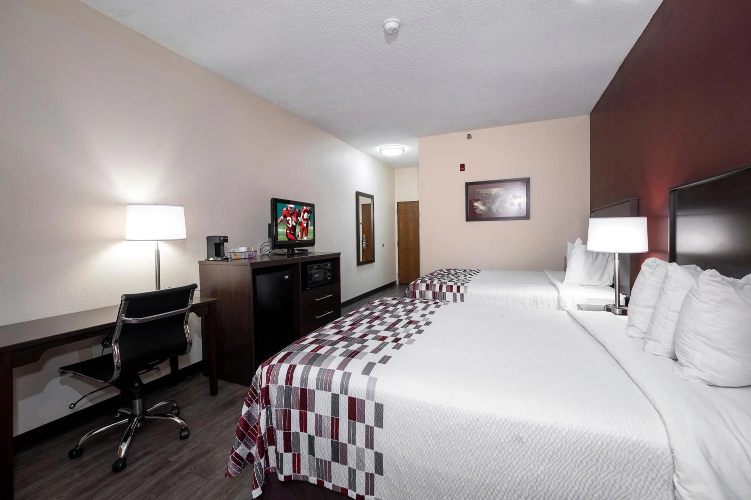 Photo of the whole room in Red Roof Inn Prattville