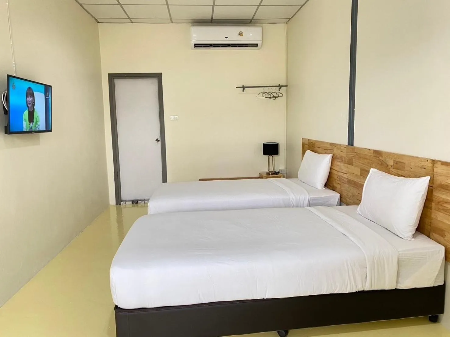 Bed in Sasi Nonthaburi Hotel