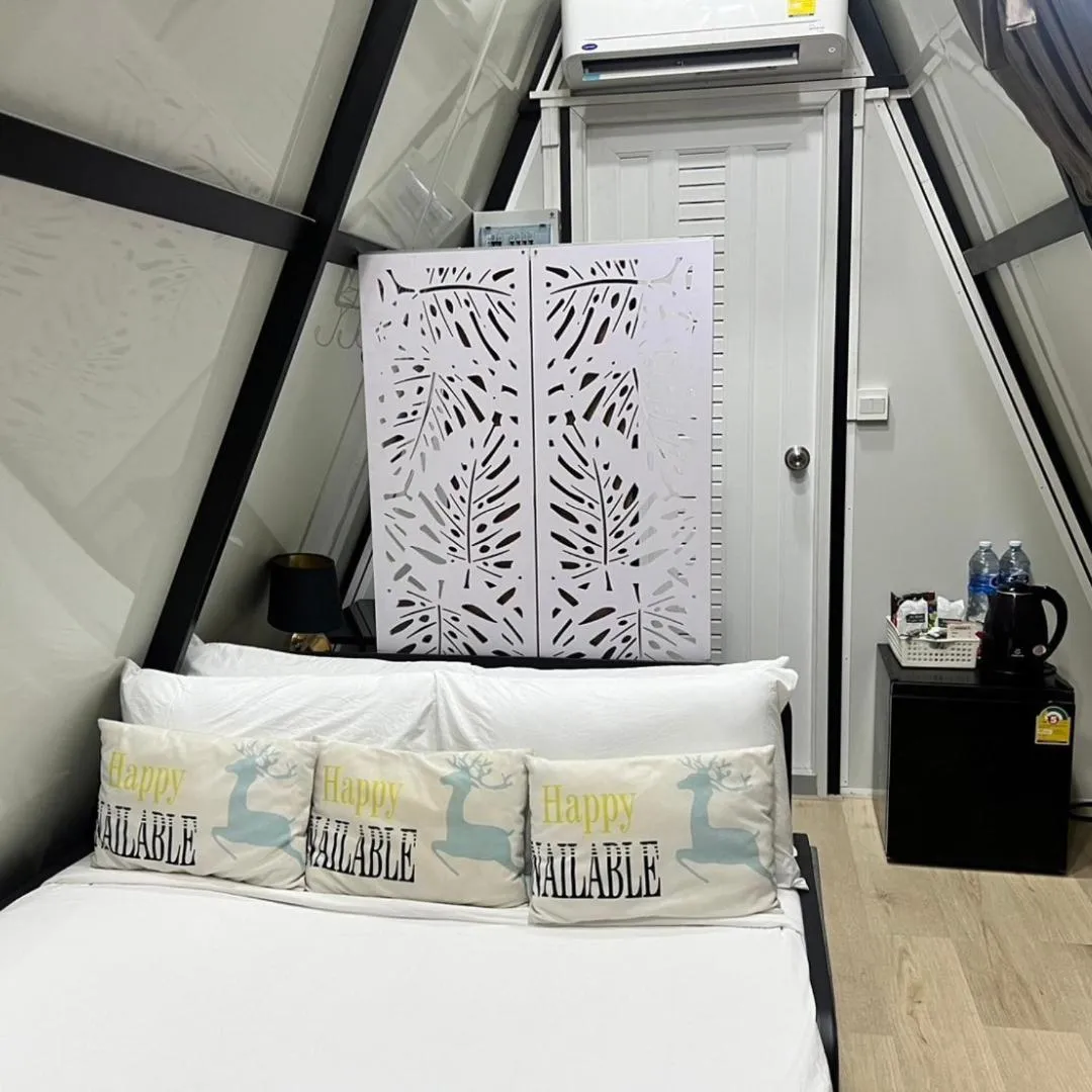 Bed in Sasi Nonthaburi Hotel