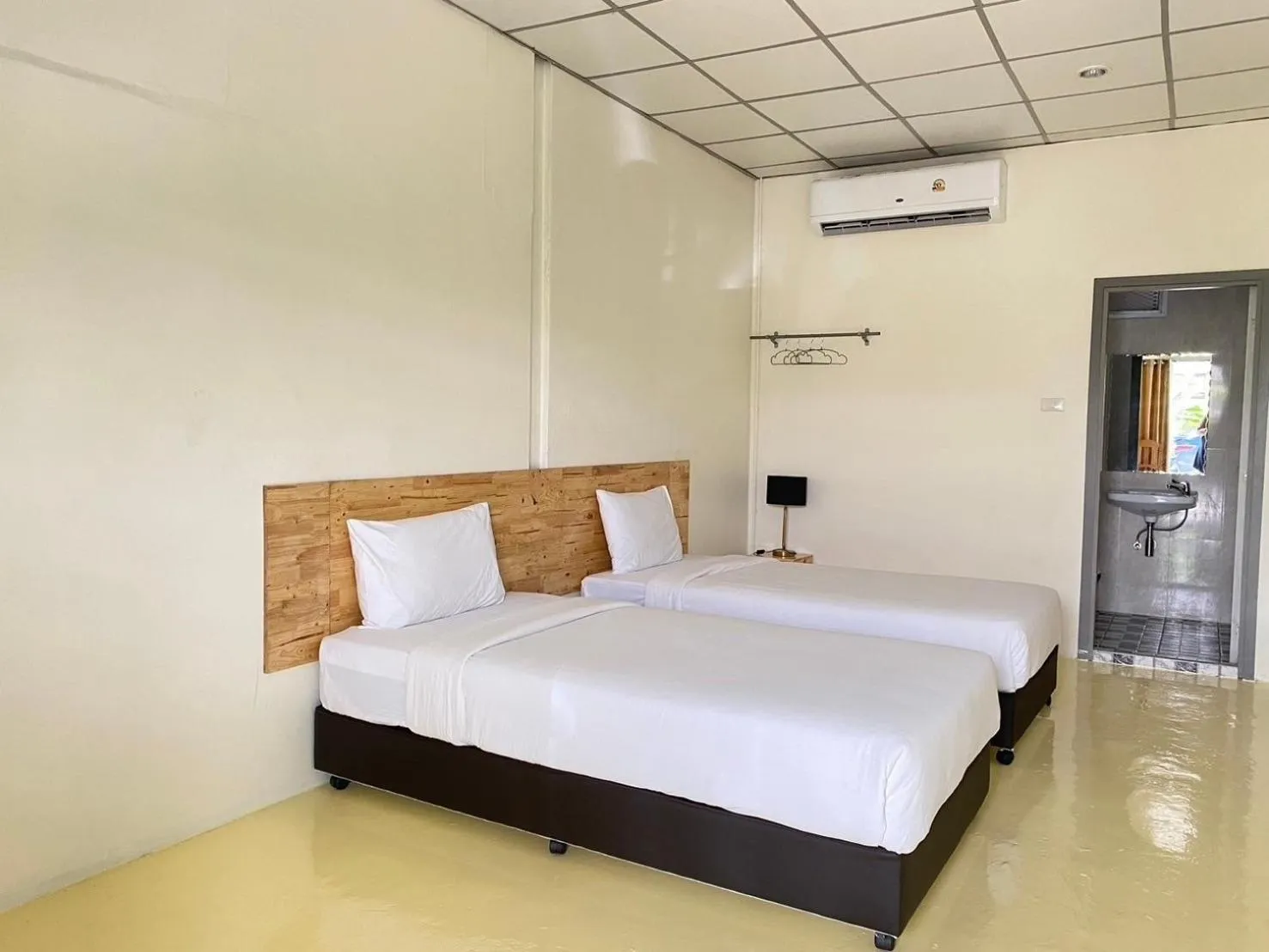 Bed in Sasi Nonthaburi Hotel