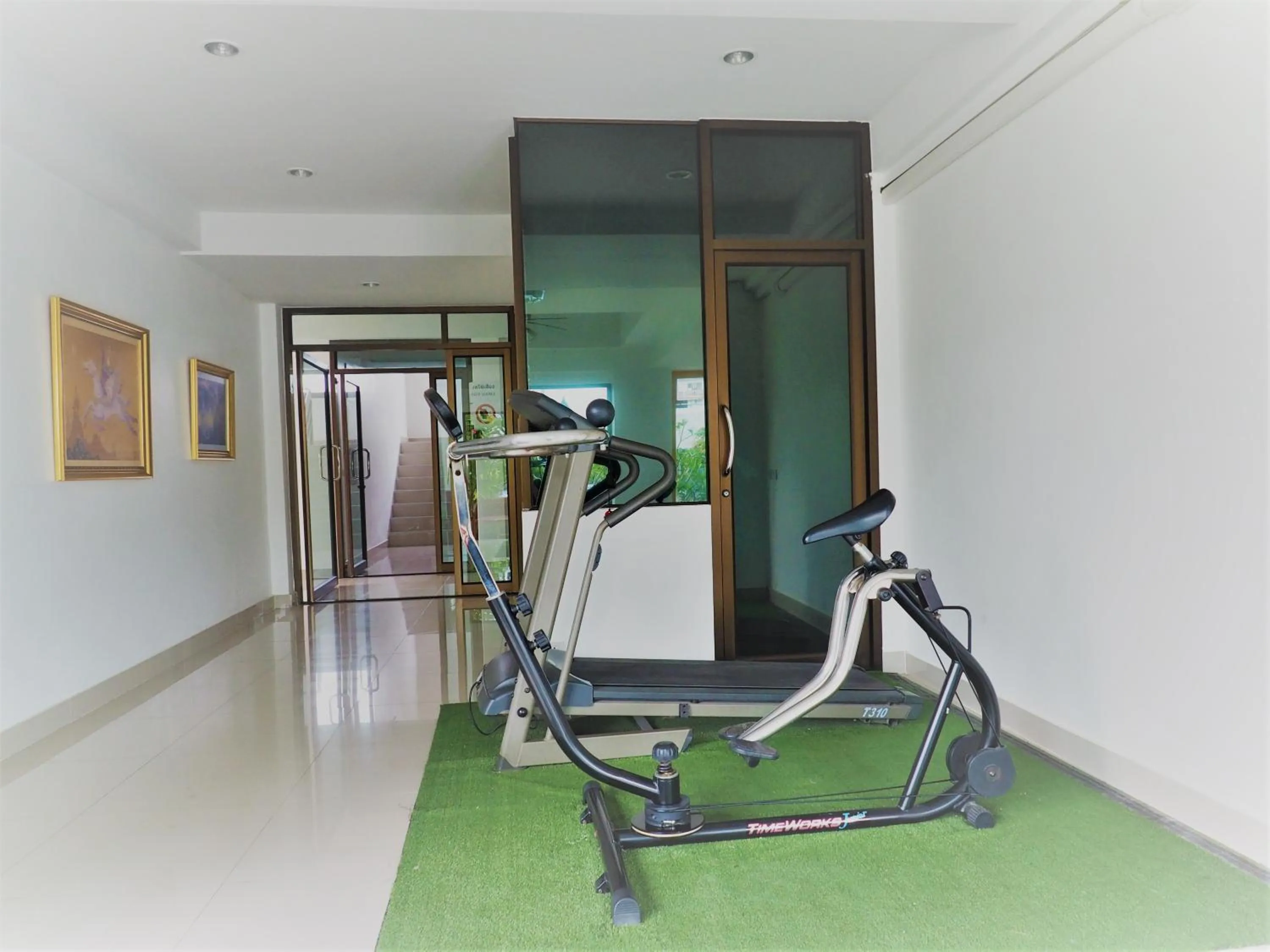 Fitness centre/facilities in Sasi Nonthaburi Hotel