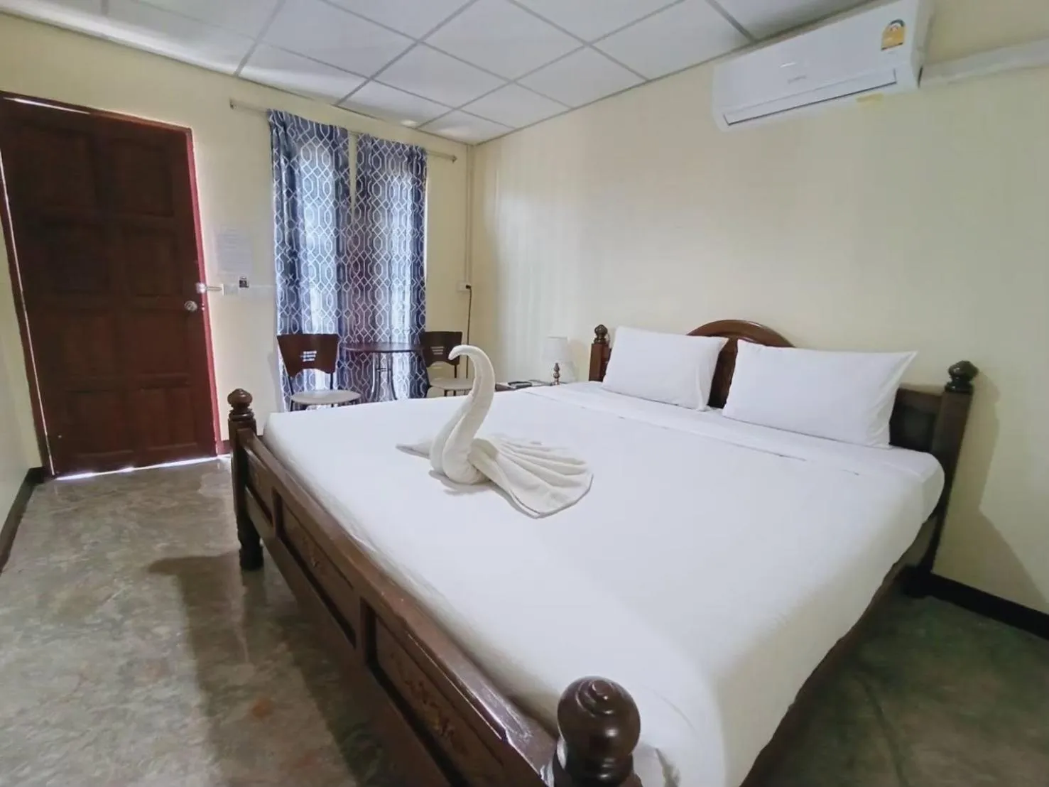 Bed in Sasi Nonthaburi Hotel