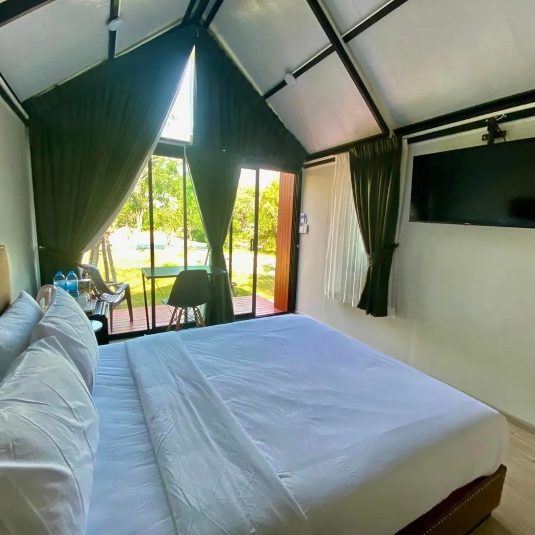 Bed in Sasi Nonthaburi Hotel