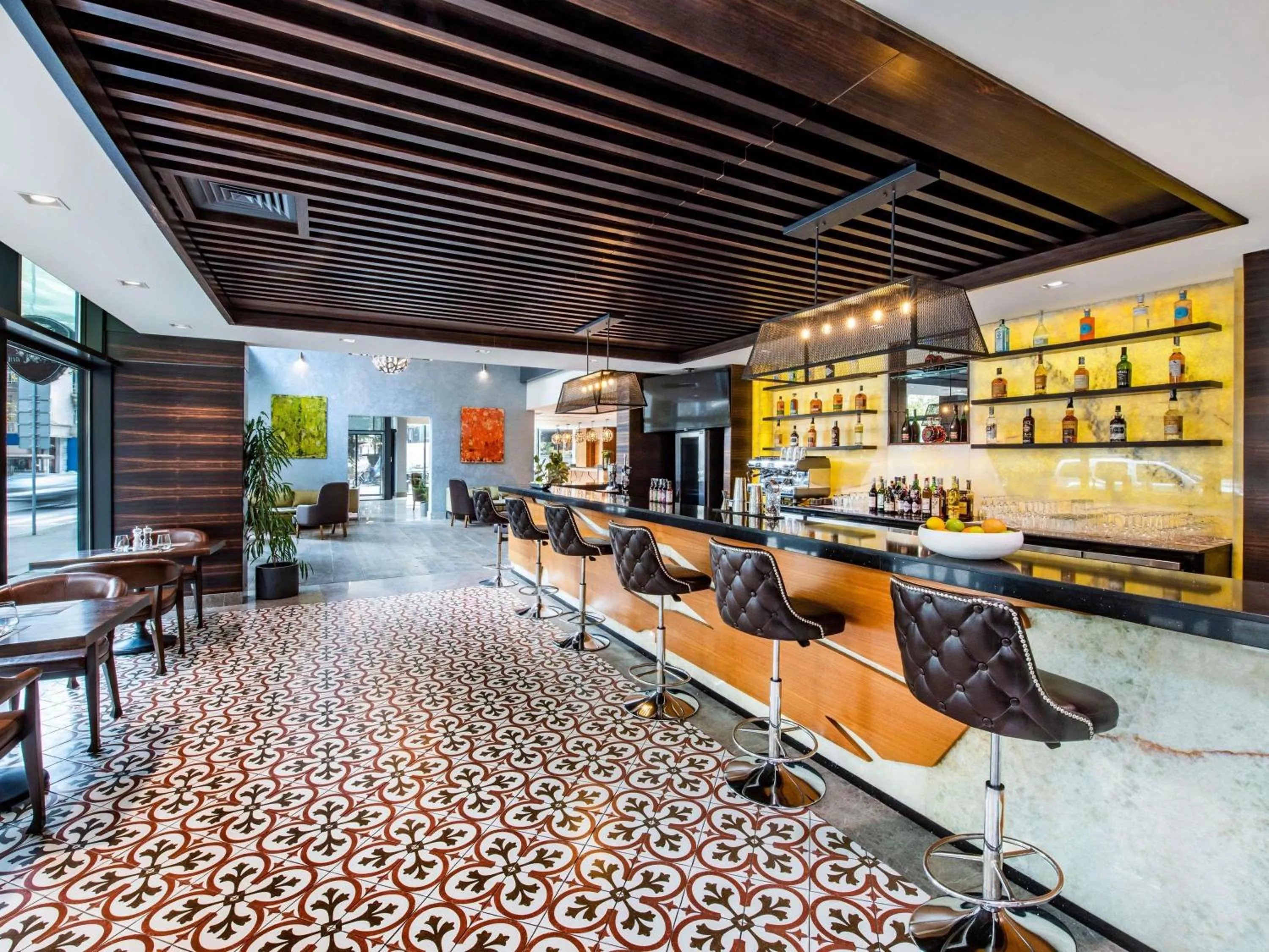 Lounge or bar in Tbilisi Saburtalo Hotel by Mercure