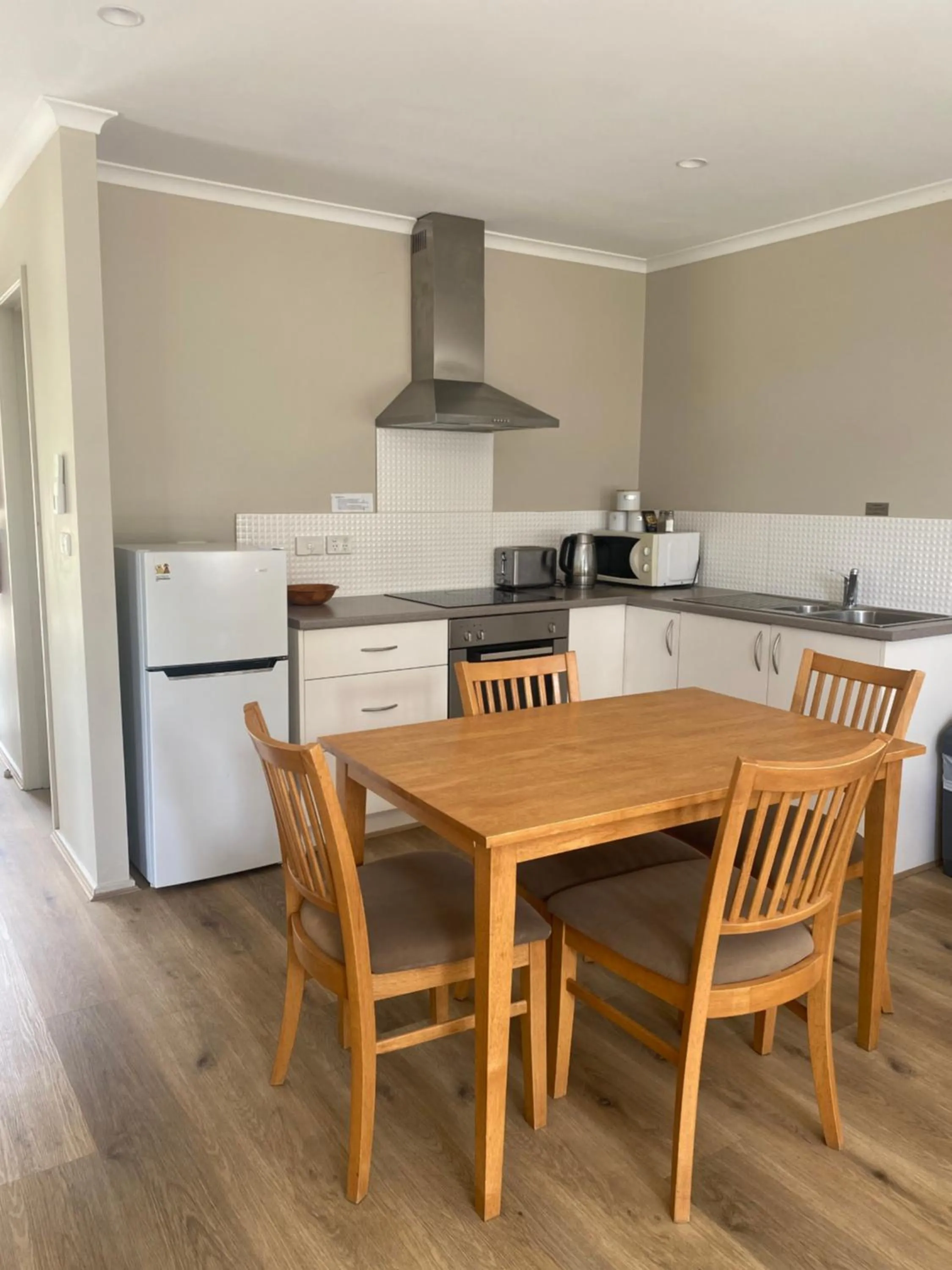 Dining area in Bruny Island Escapes and Hotel Bruny