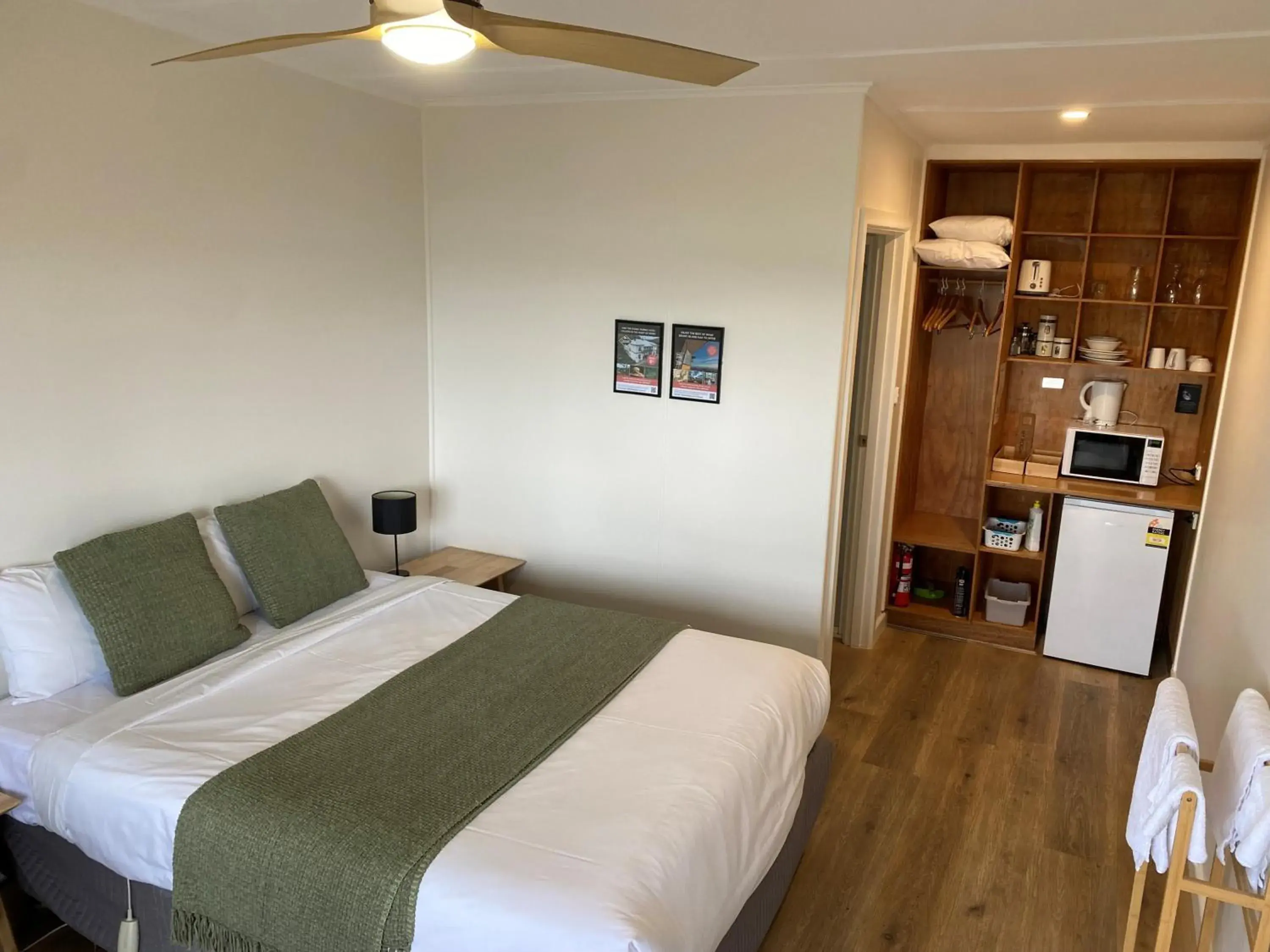 Hotel Bruny Queen Room in Bruny Island Escapes and Hotel Bruny Hotel Bruny Queen Room in Bruny Island Escapes and Hotel Bruny