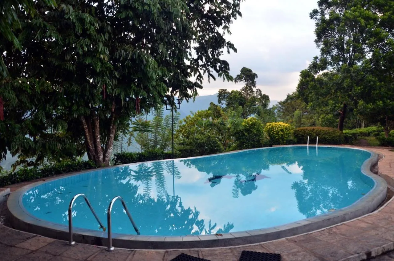 Swimming pool in Hotel Breeta's Garden