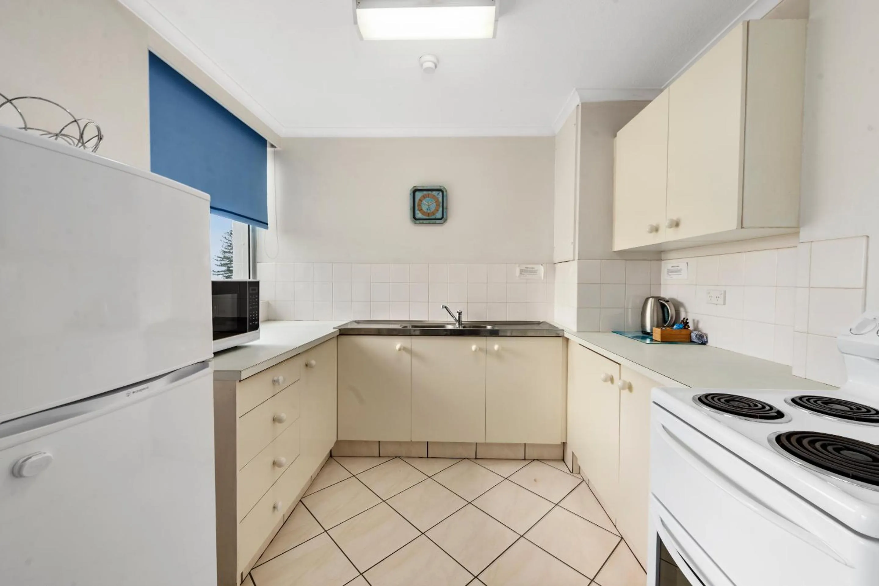 Kitchen or kitchenette in Sandpiper Broadbeach