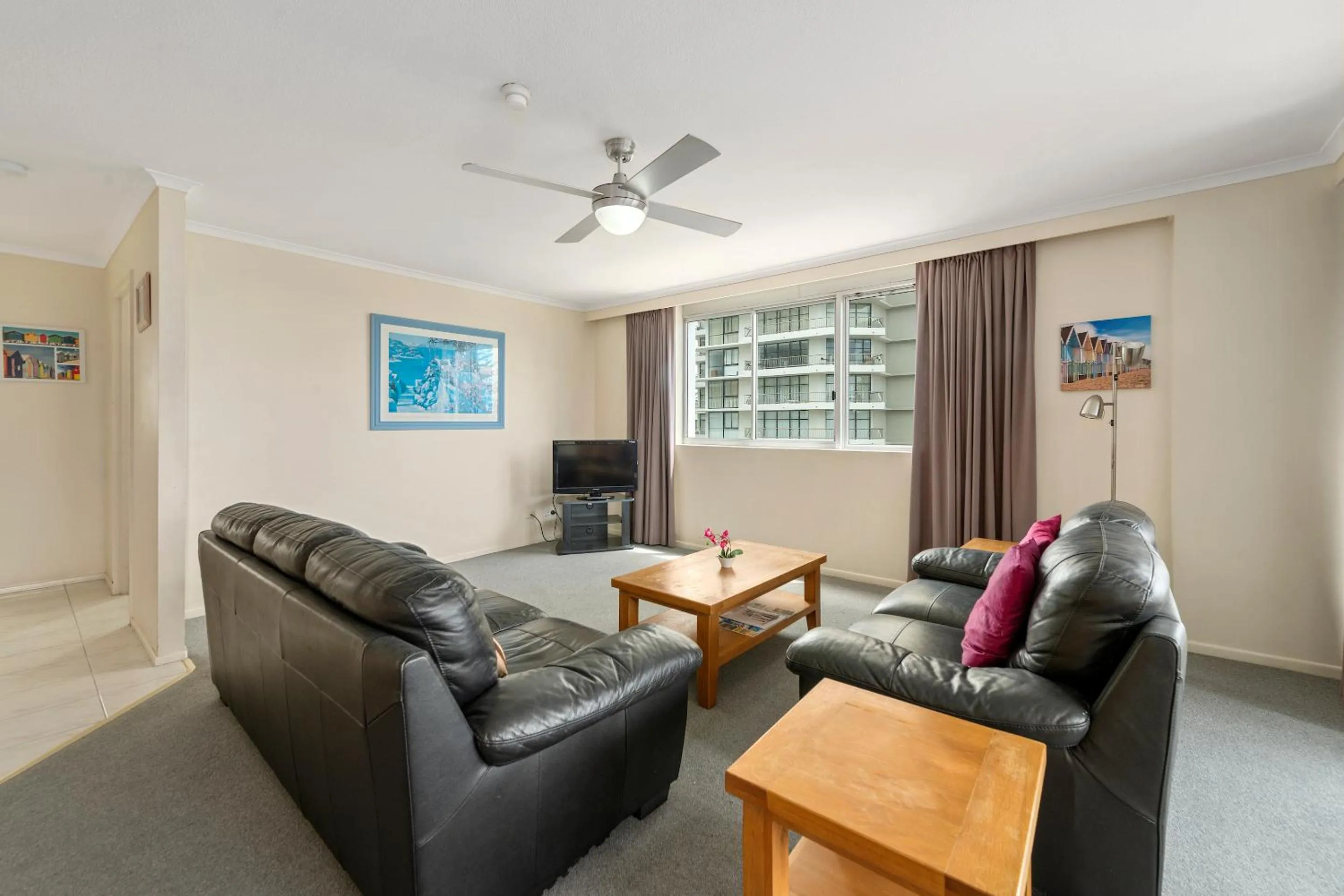 TV and multimedia in Sandpiper Broadbeach