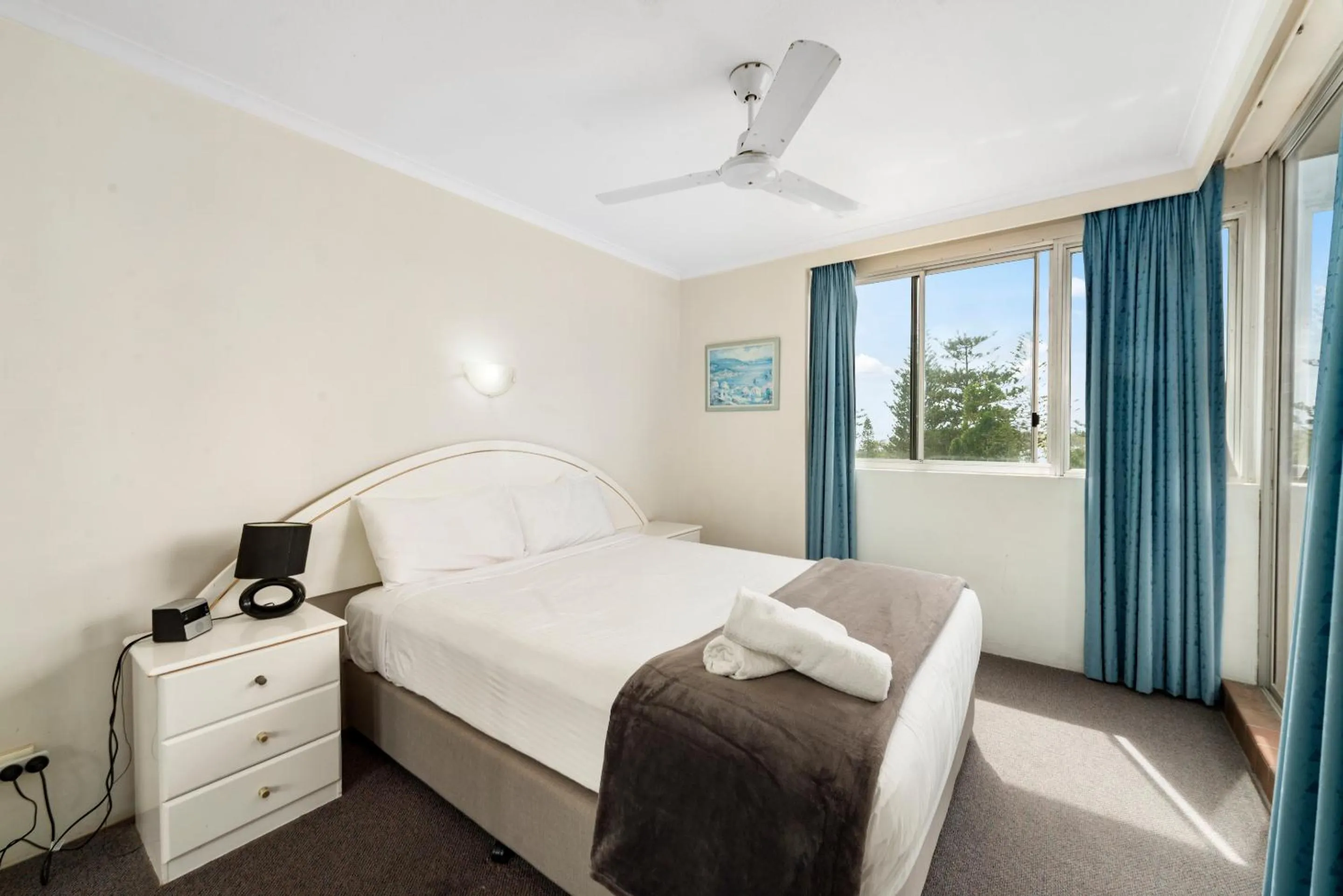 Bed in Sandpiper Broadbeach