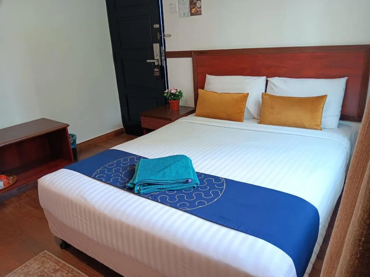 Bedroom, Bed in Melur Inn