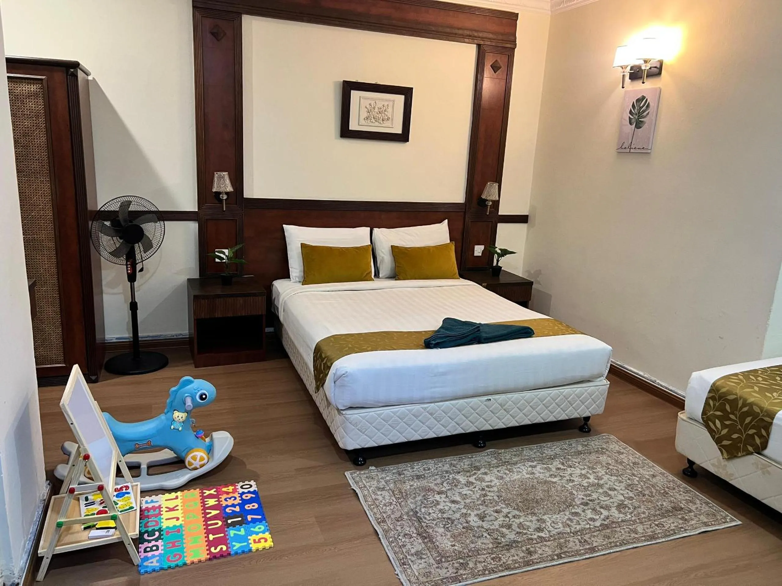 Bedroom, Bed in Melur Inn