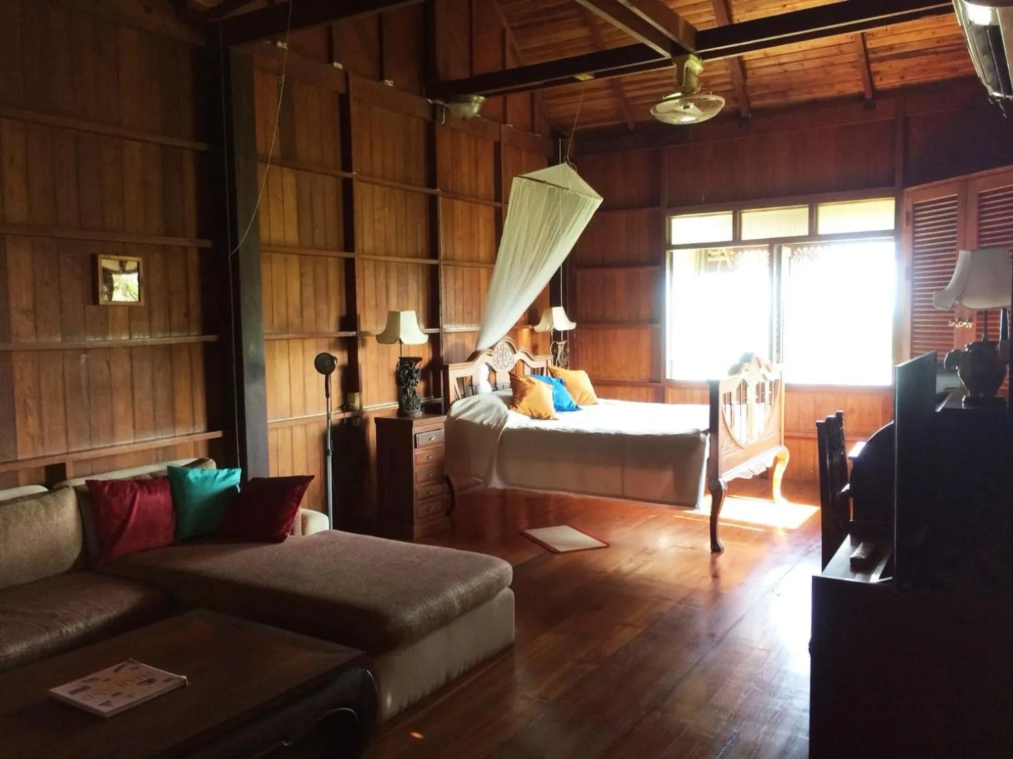 TV and multimedia, Bed in Ruen Thai Rim Haad