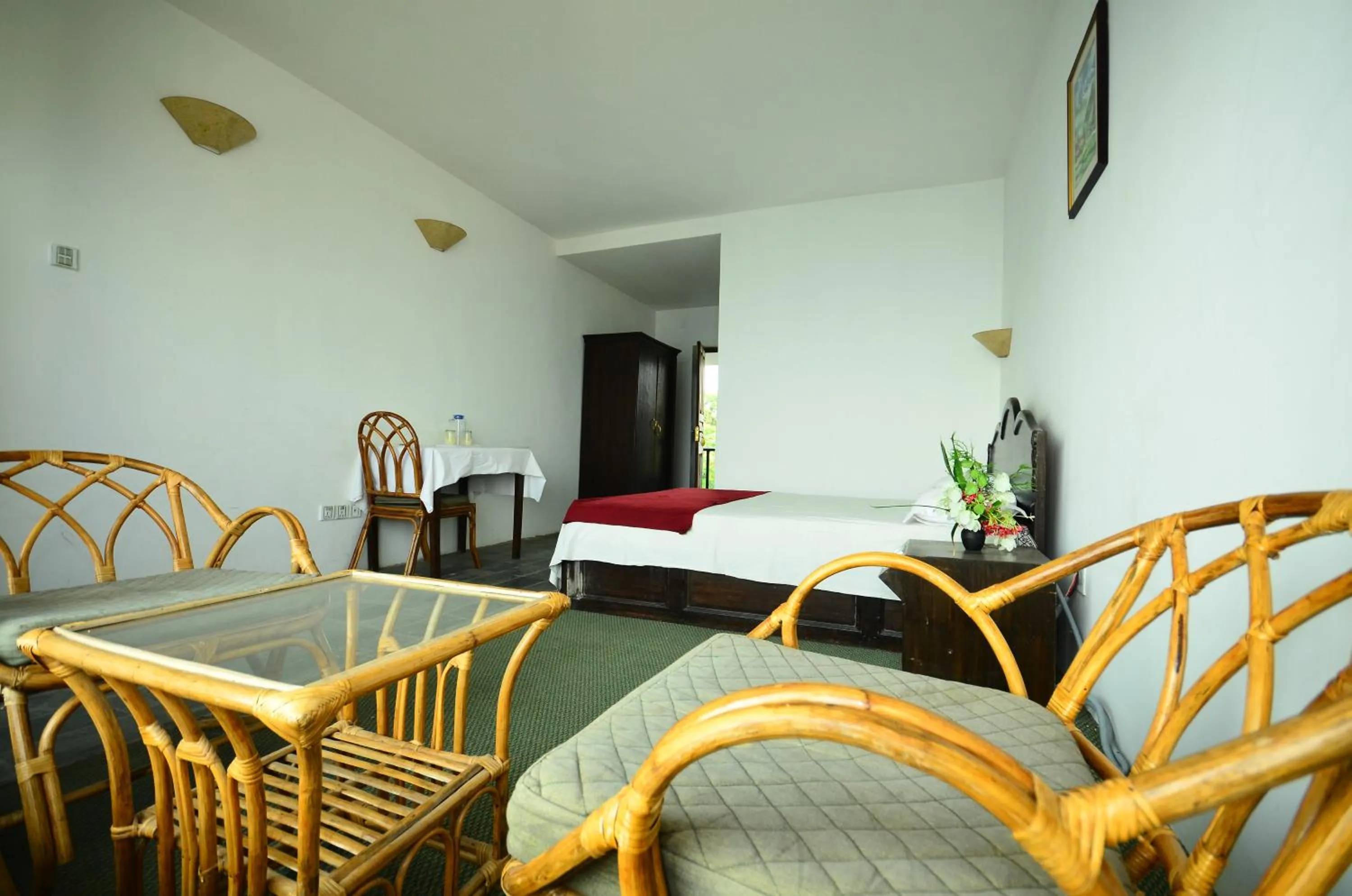 Bed in Bandipur Mountain Resort