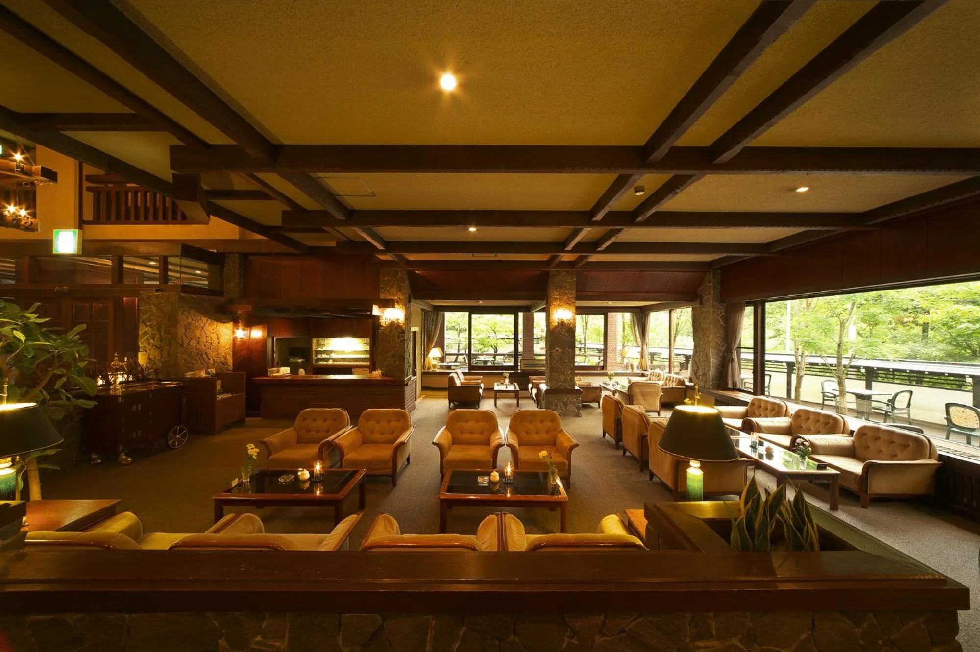 Communal lounge/ TV room in Hodakaso Yamano Hotel