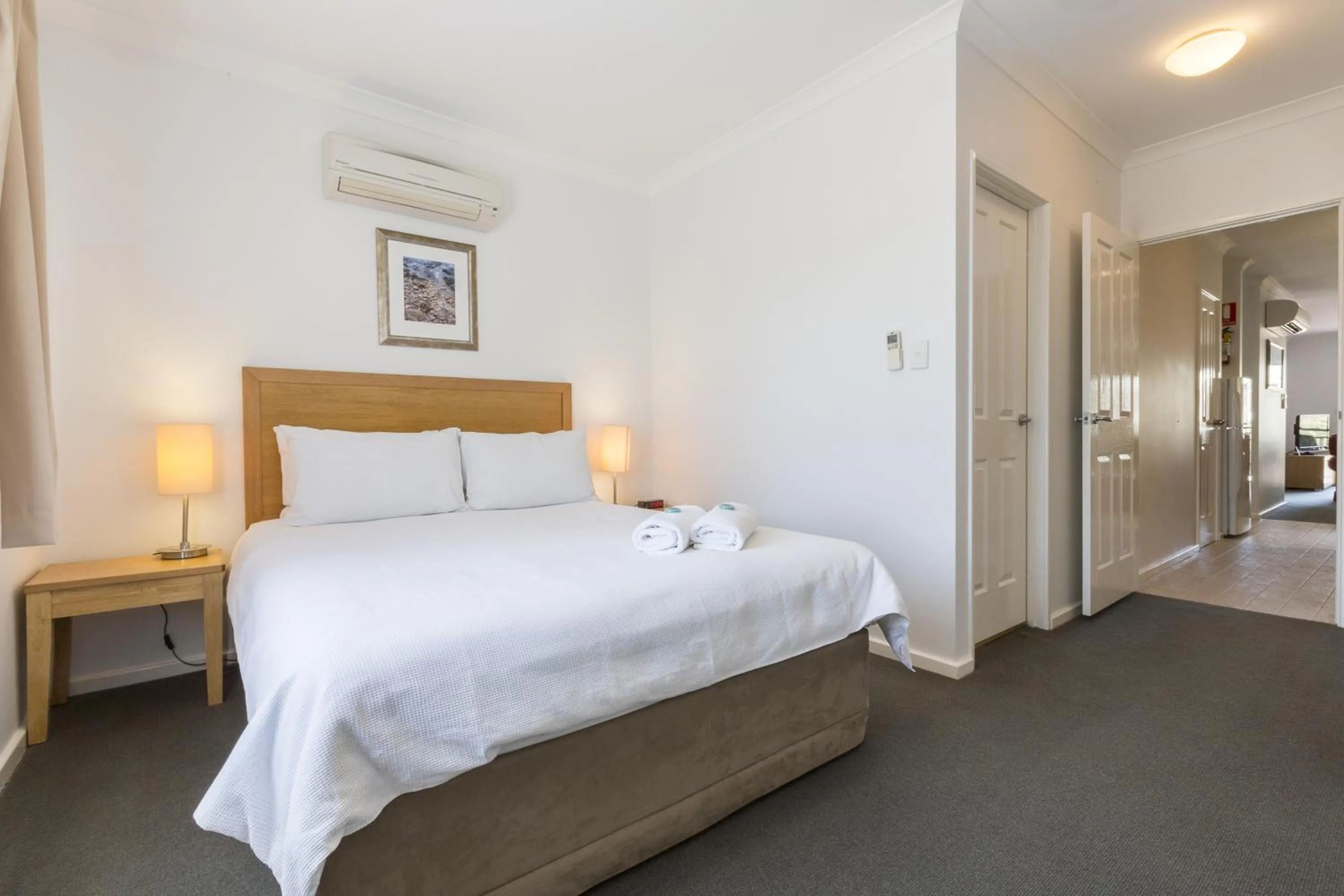 Bedroom, Bed in Leeuwin Apartments