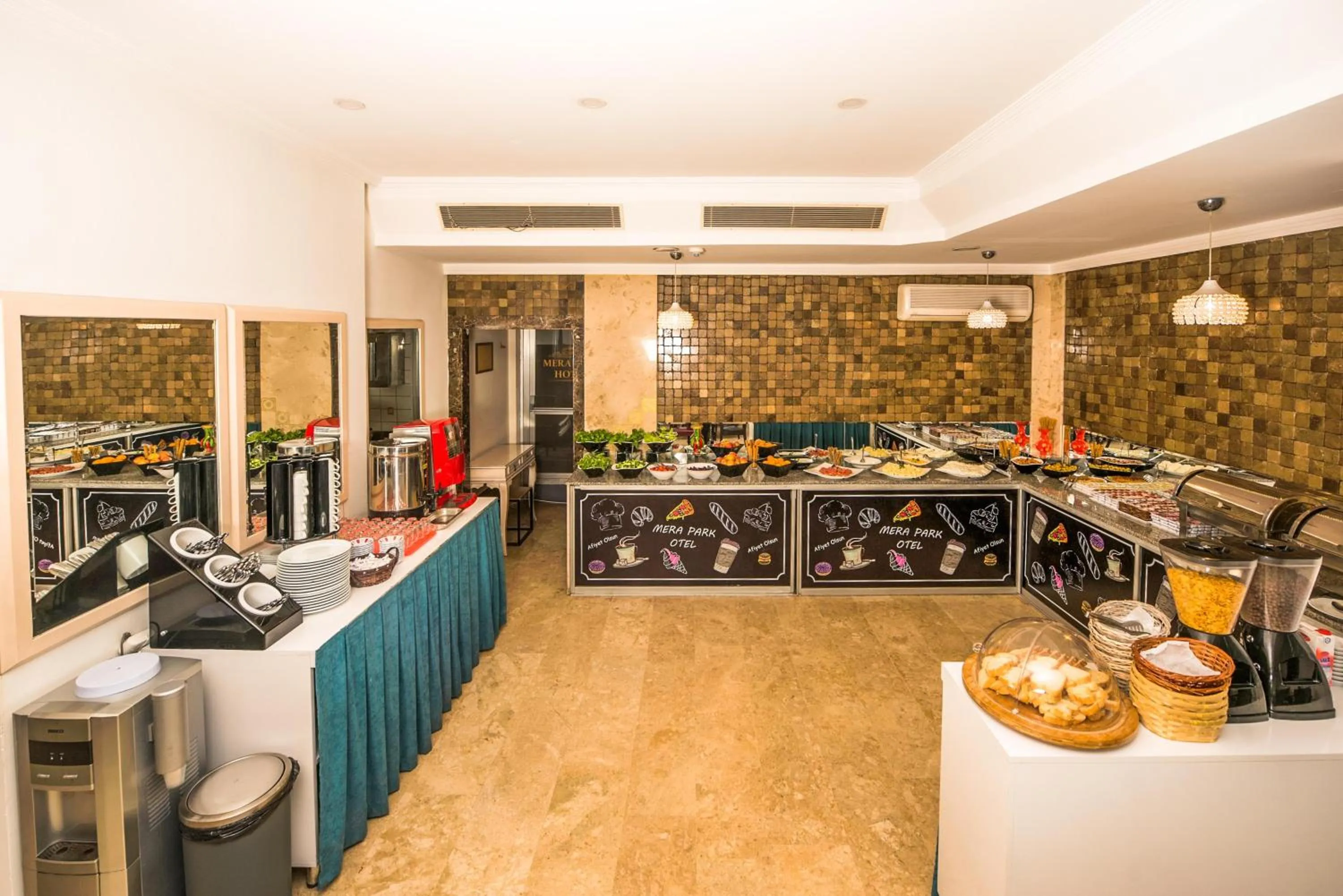 Food and drinks in Mera Park Hotel