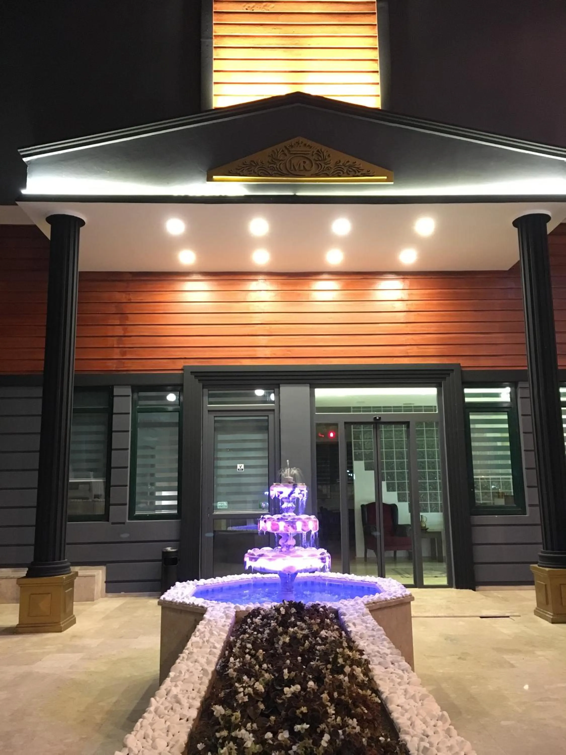 Facade/entrance in Mera Park Hotel