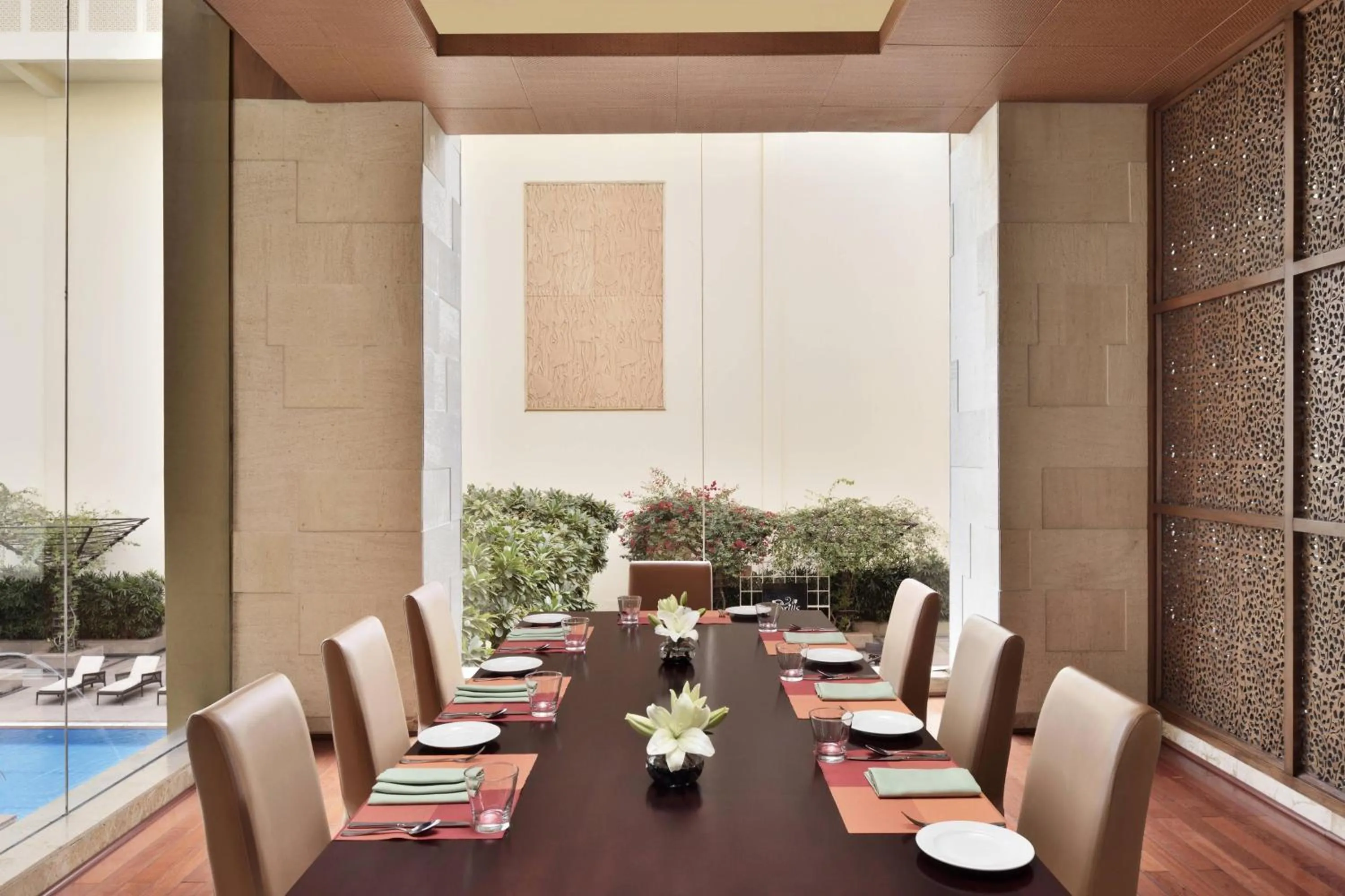 Restaurant/places to eat in Jaipur Marriott Hotel