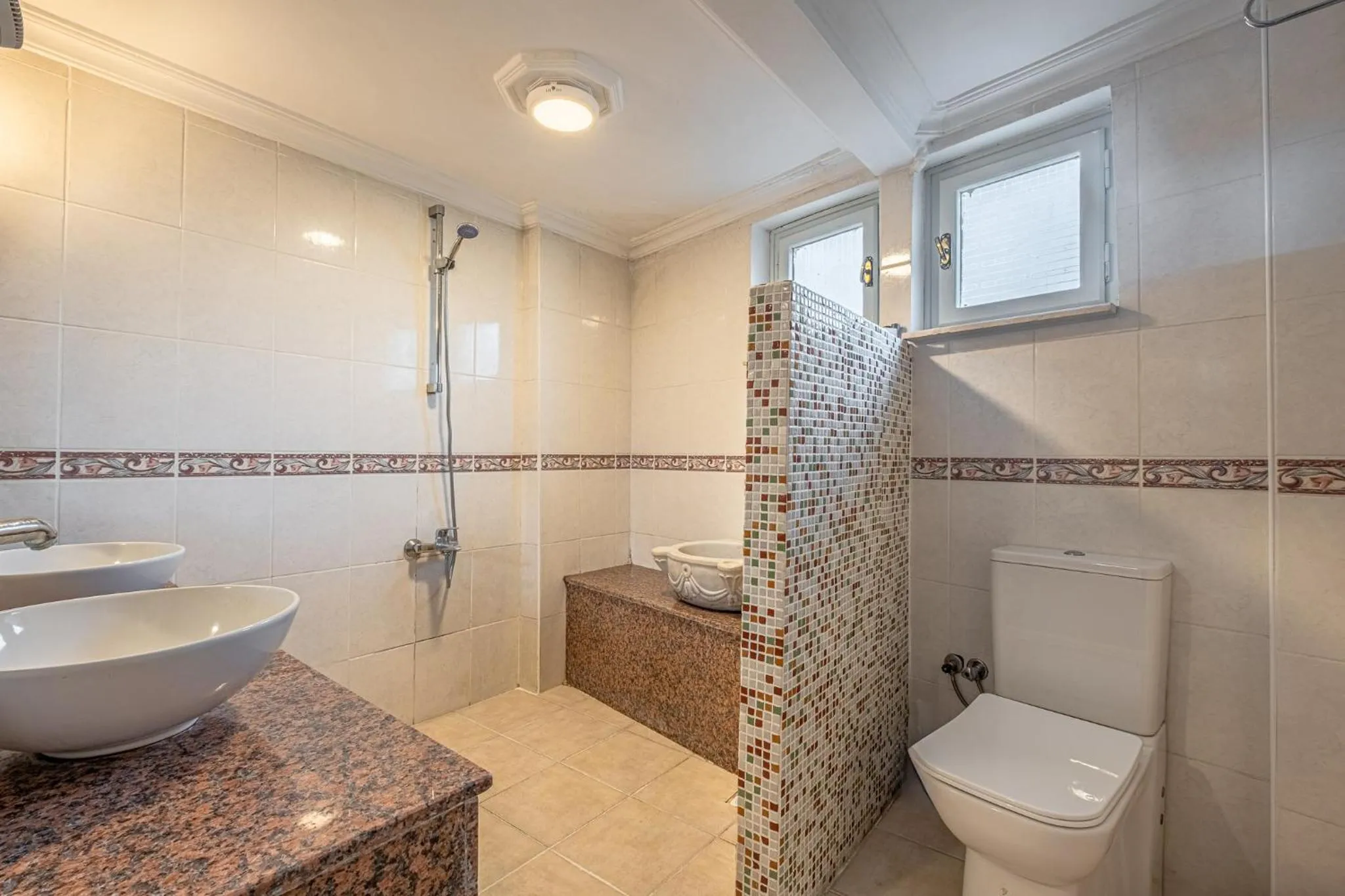 Shower in Villa Tulipan