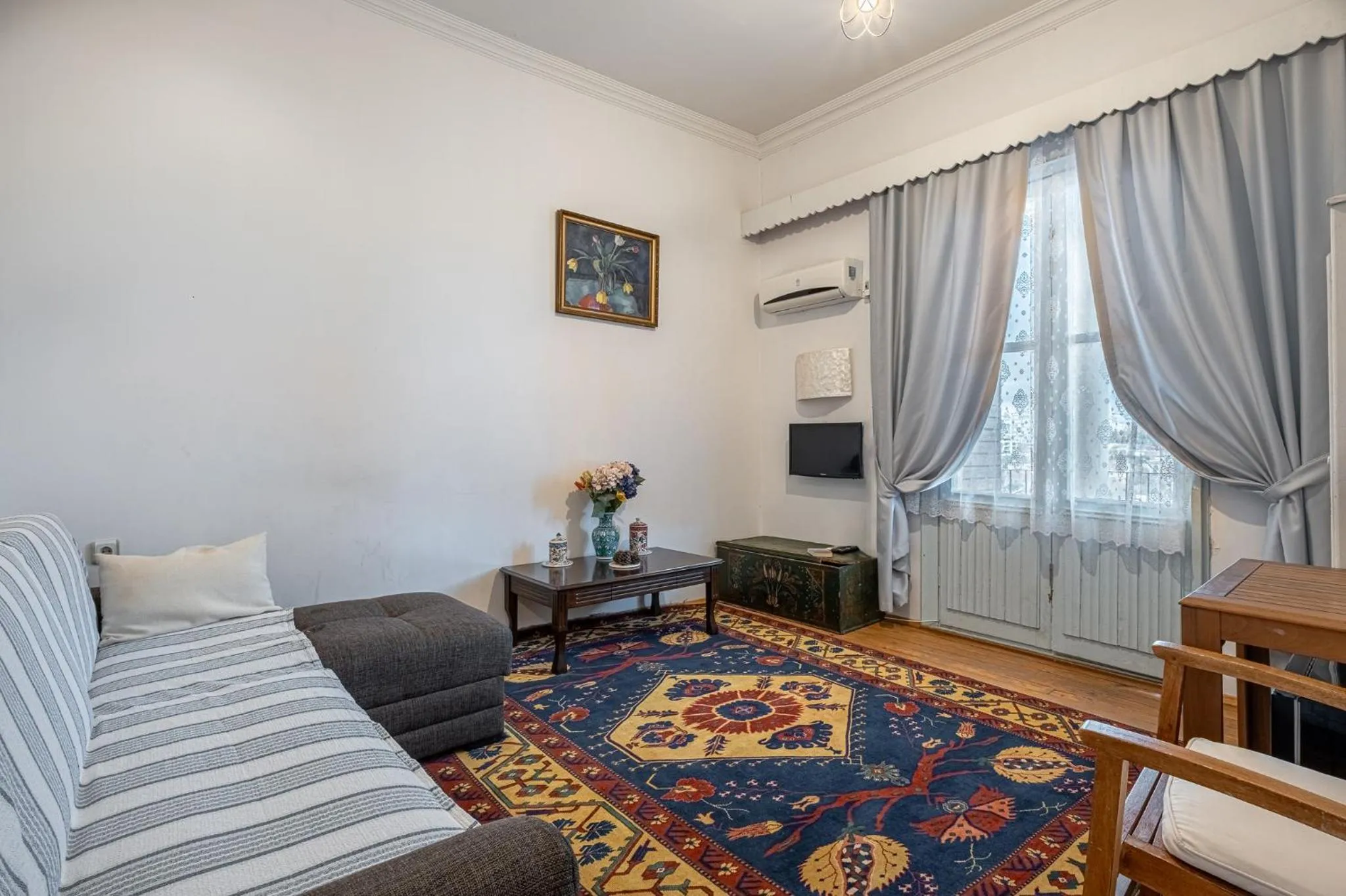 Communal lounge/ TV room in Villa Tulipan