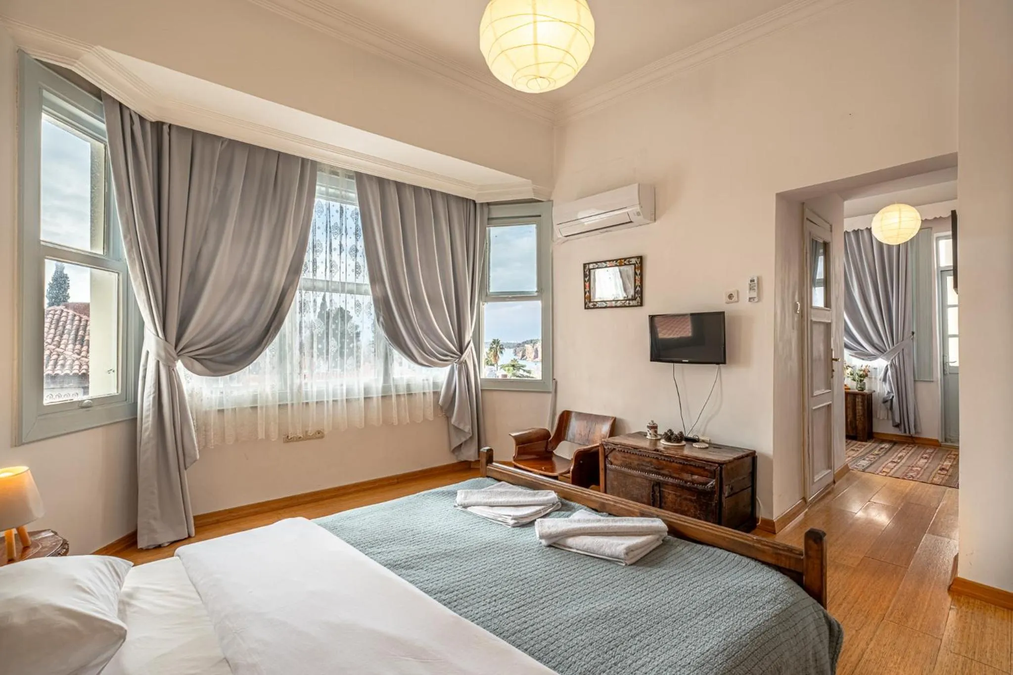 Photo of the whole room, Bed in Villa Tulipan