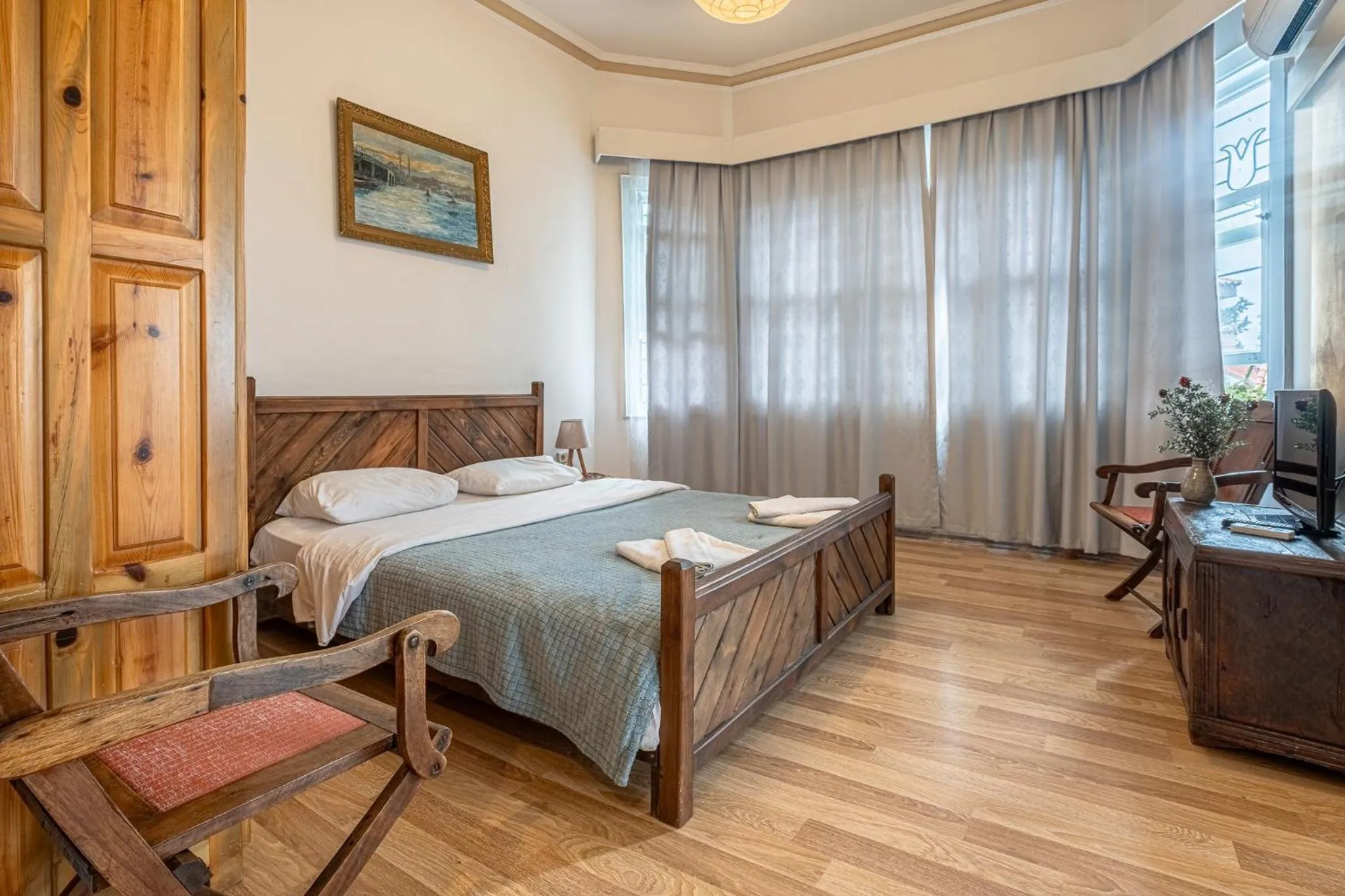 Photo of the whole room, Bed in Villa Tulipan