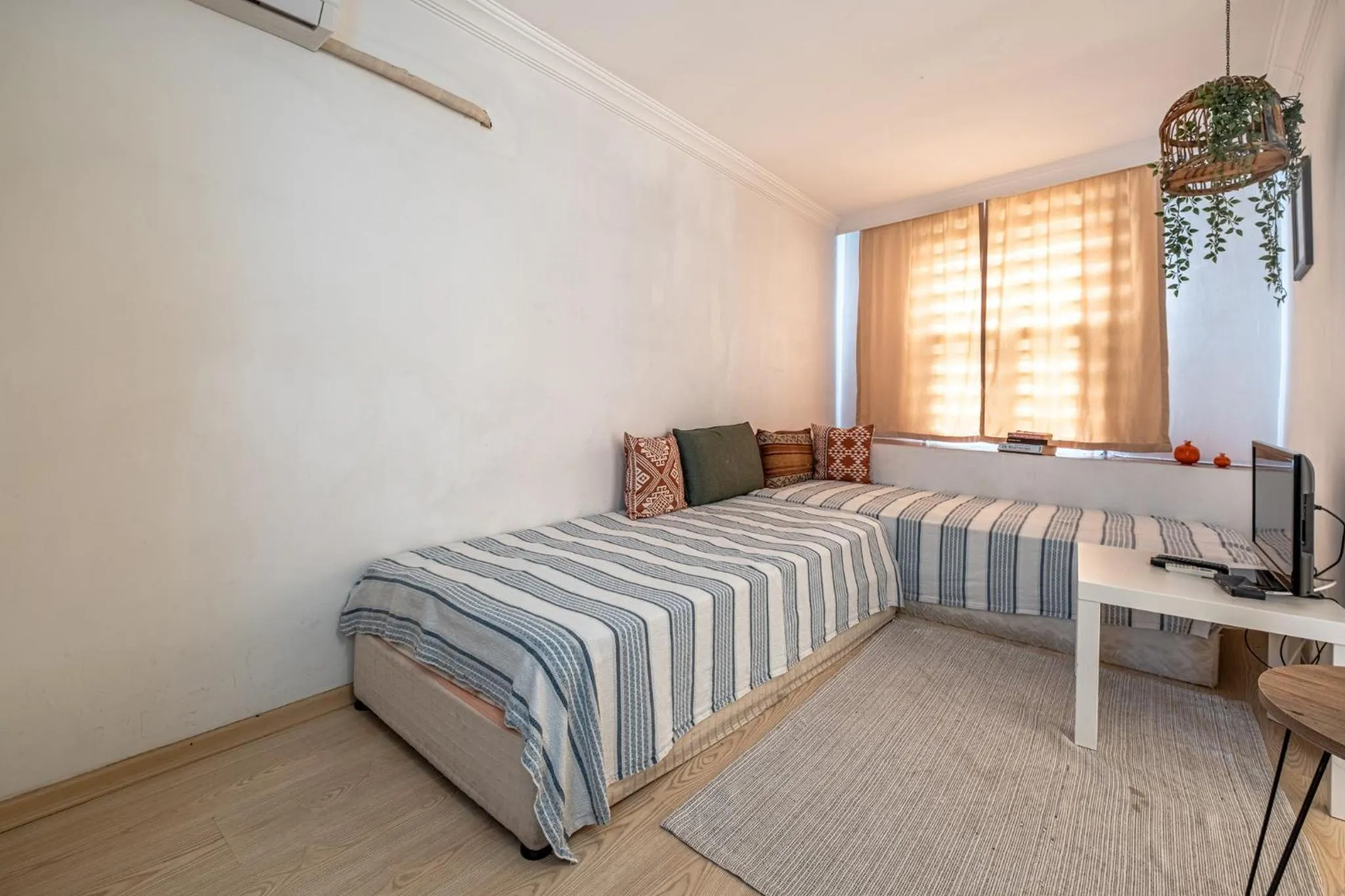 air conditioner, Bed in Villa Tulipan