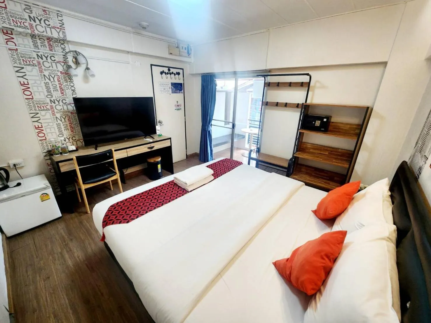 Bedroom, Bed in Khaosan Art Hotel