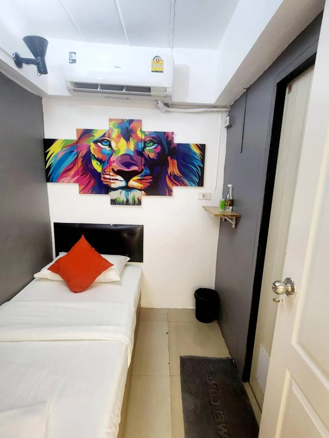 Bedroom, Bed in Khaosan Art Hotel