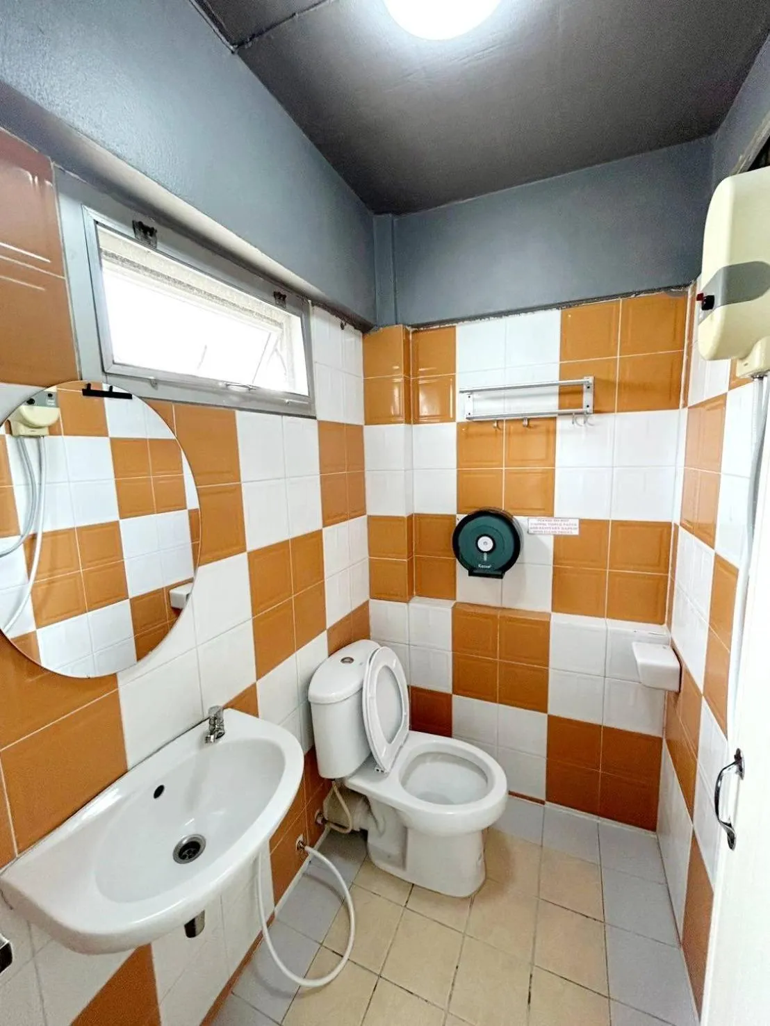 Bathroom in Khaosan Art Hotel