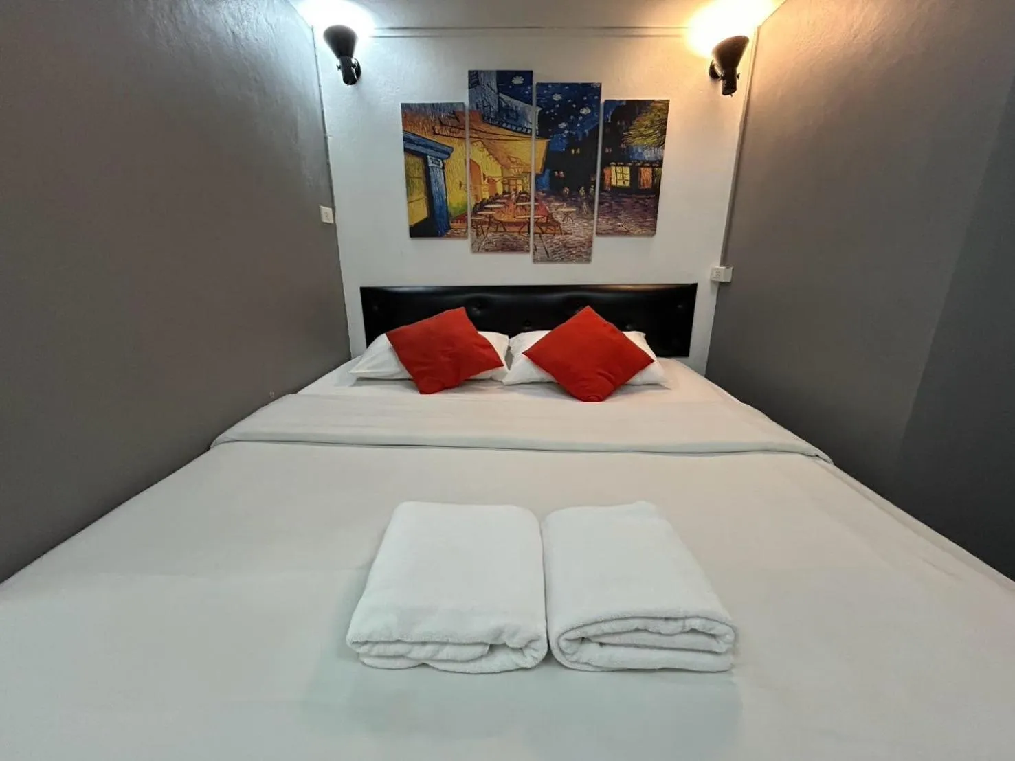 Bed in Khaosan Art Hotel