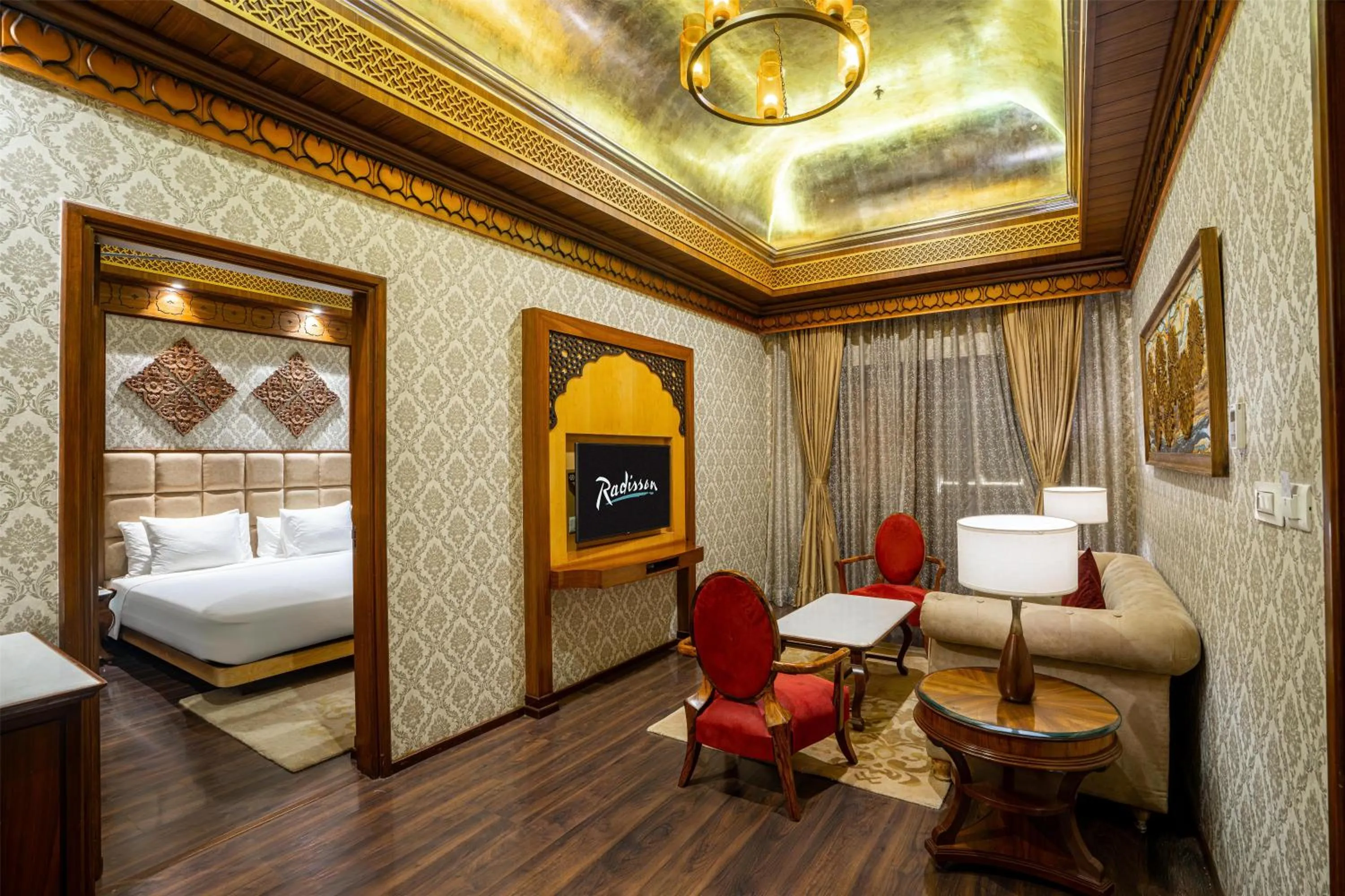 Photo of the whole room, Bed in Radisson Jodhpur