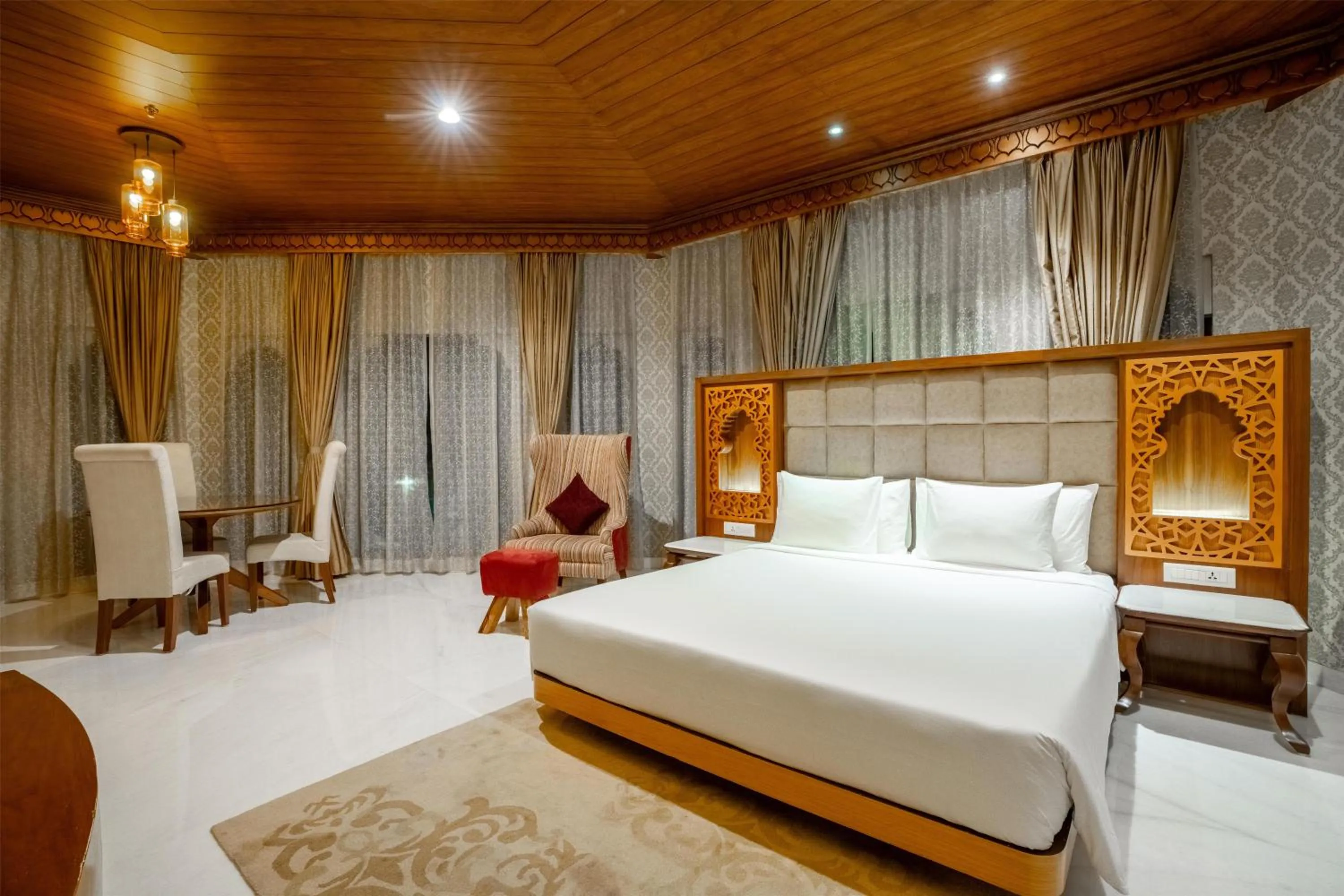 Photo of the whole room, Bed in Radisson Jodhpur