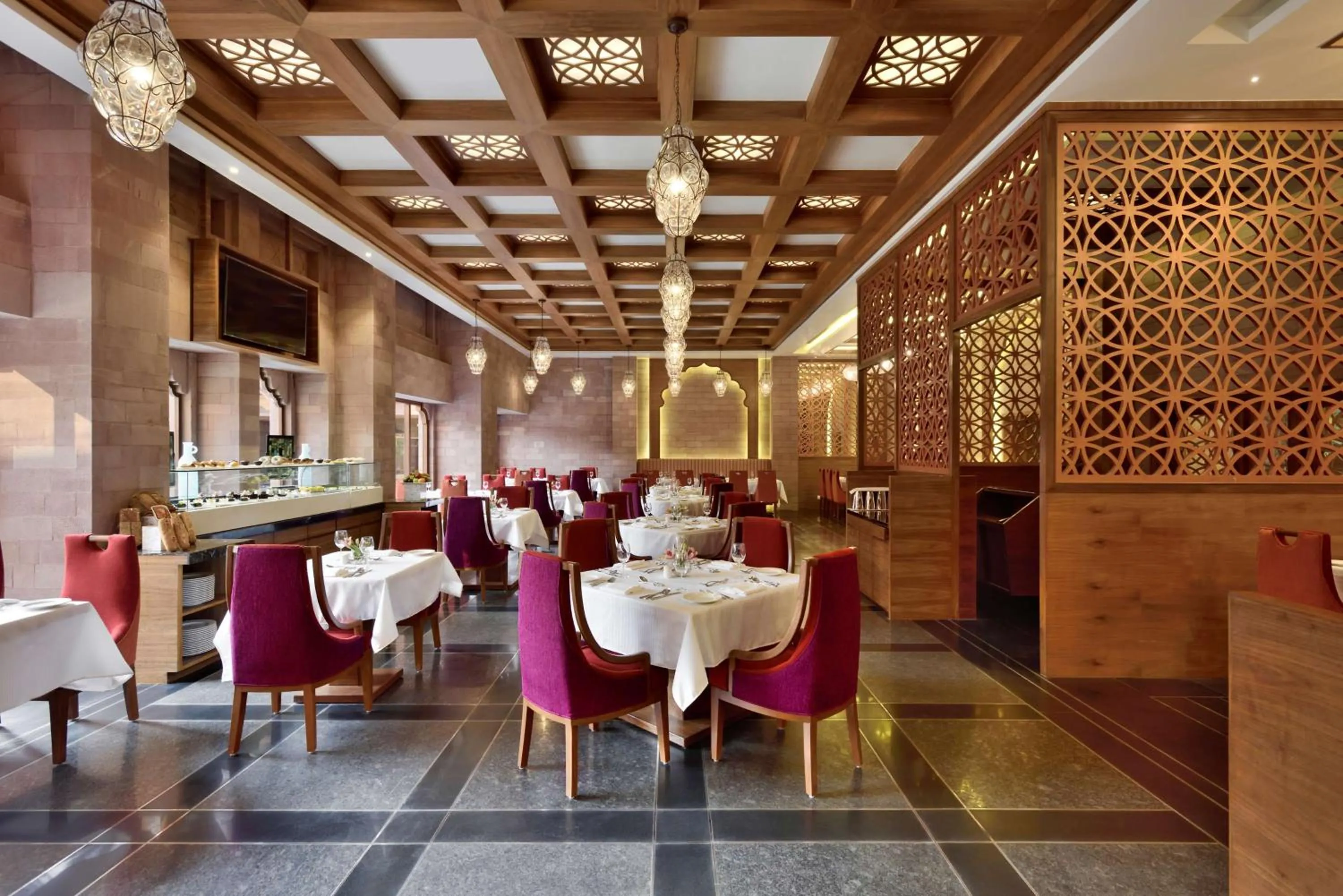 Restaurant/places to eat in Radisson Jodhpur