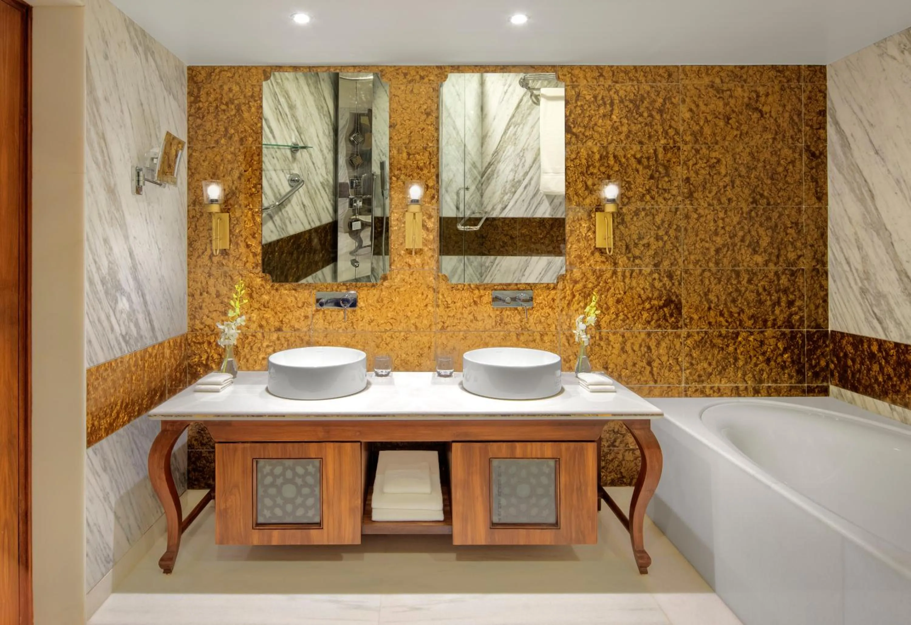 Toilet in Radisson Jodhpur