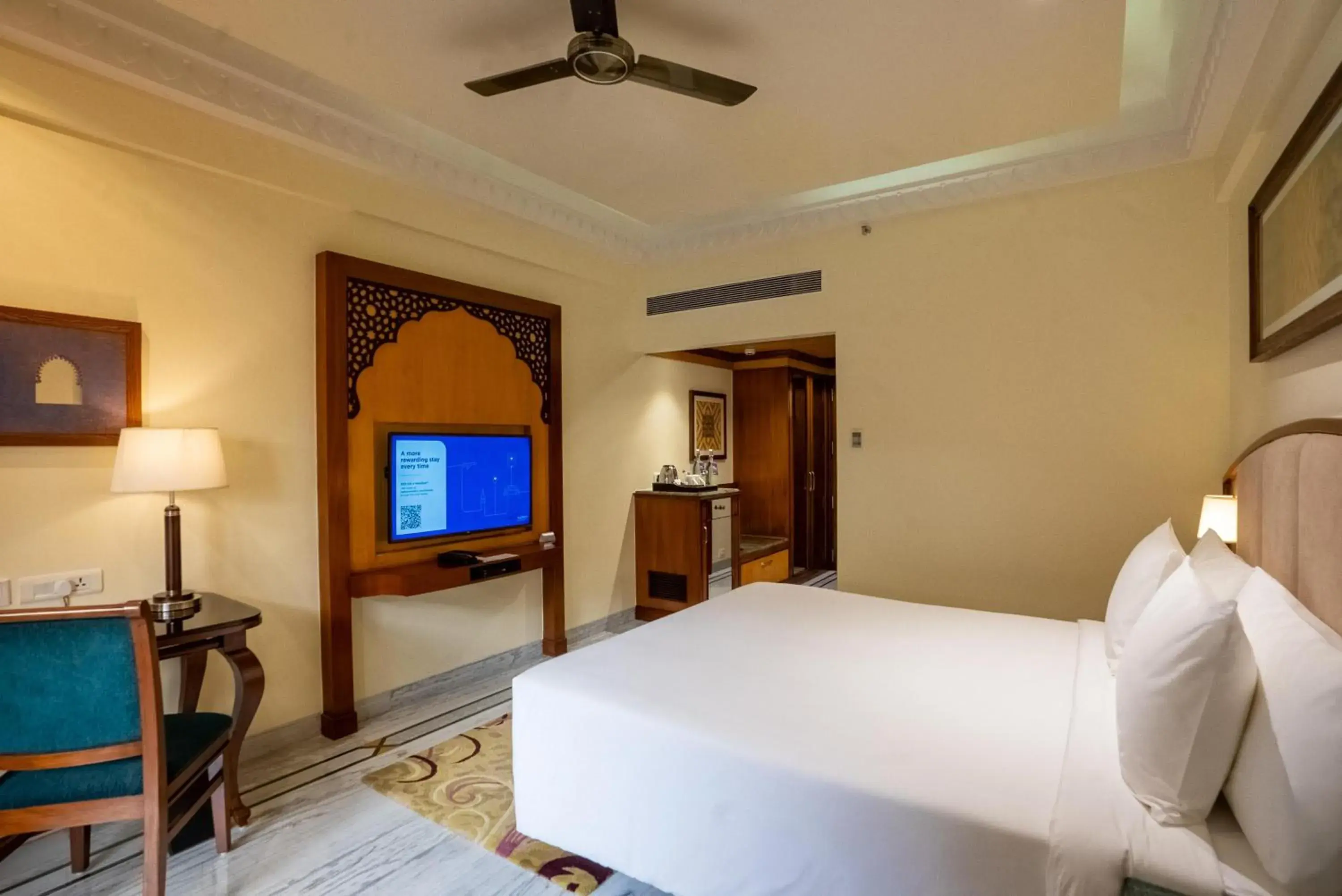 Bedroom, Bed in Radisson Jodhpur Bedroom, Bed in Radisson Jodhpur