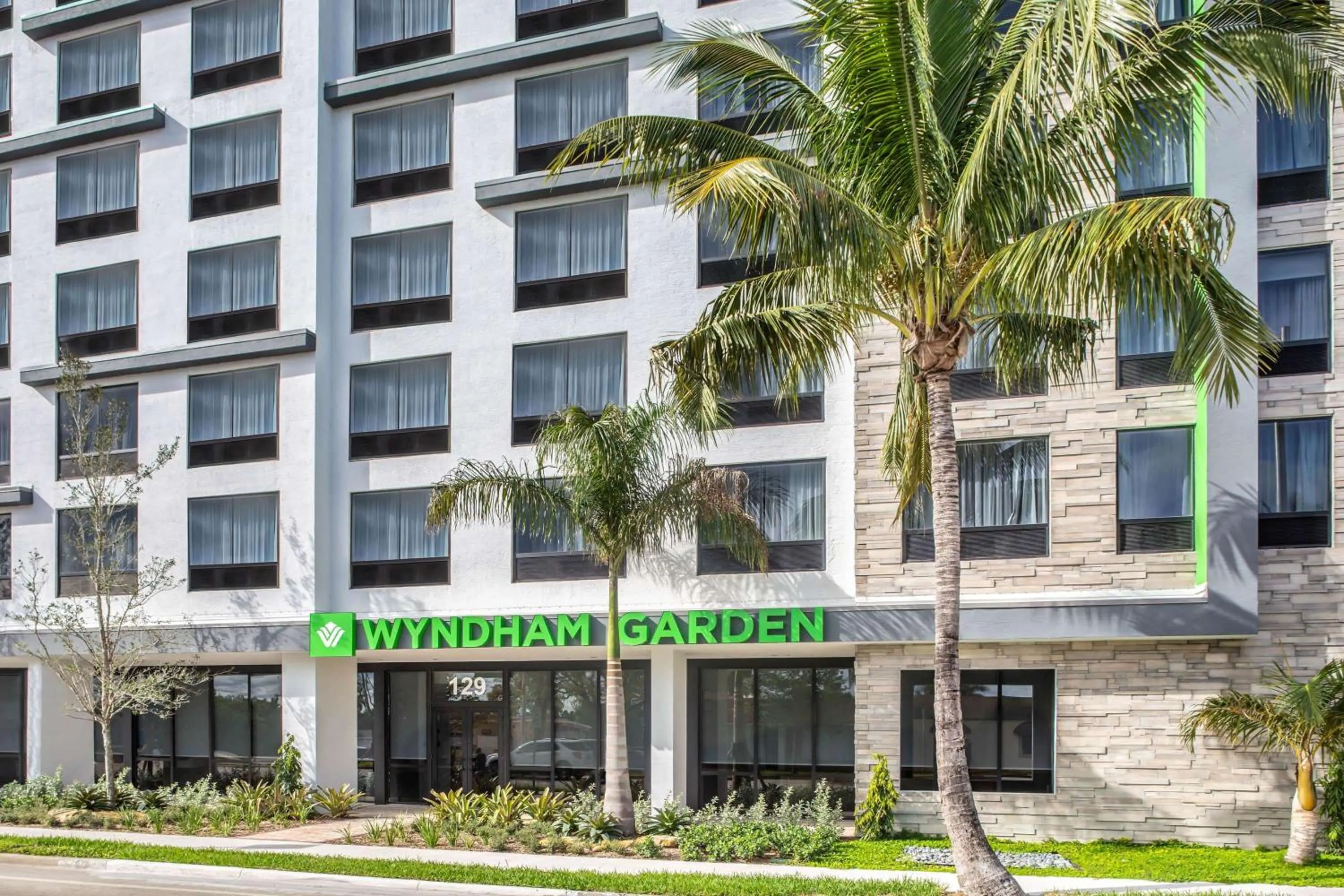 Property building in Wyndham Garden Ft Lauderdale Airport & Cruise Port