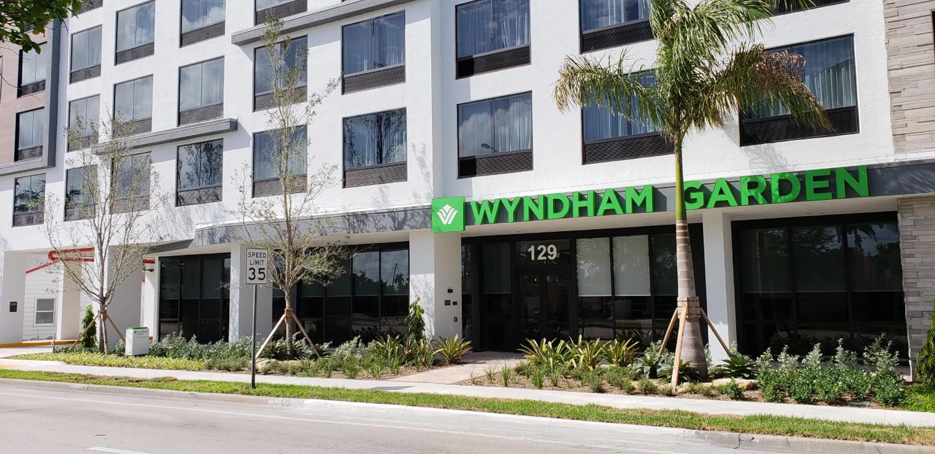 Facade/entrance in Wyndham Garden Ft Lauderdale Airport & Cruise Port