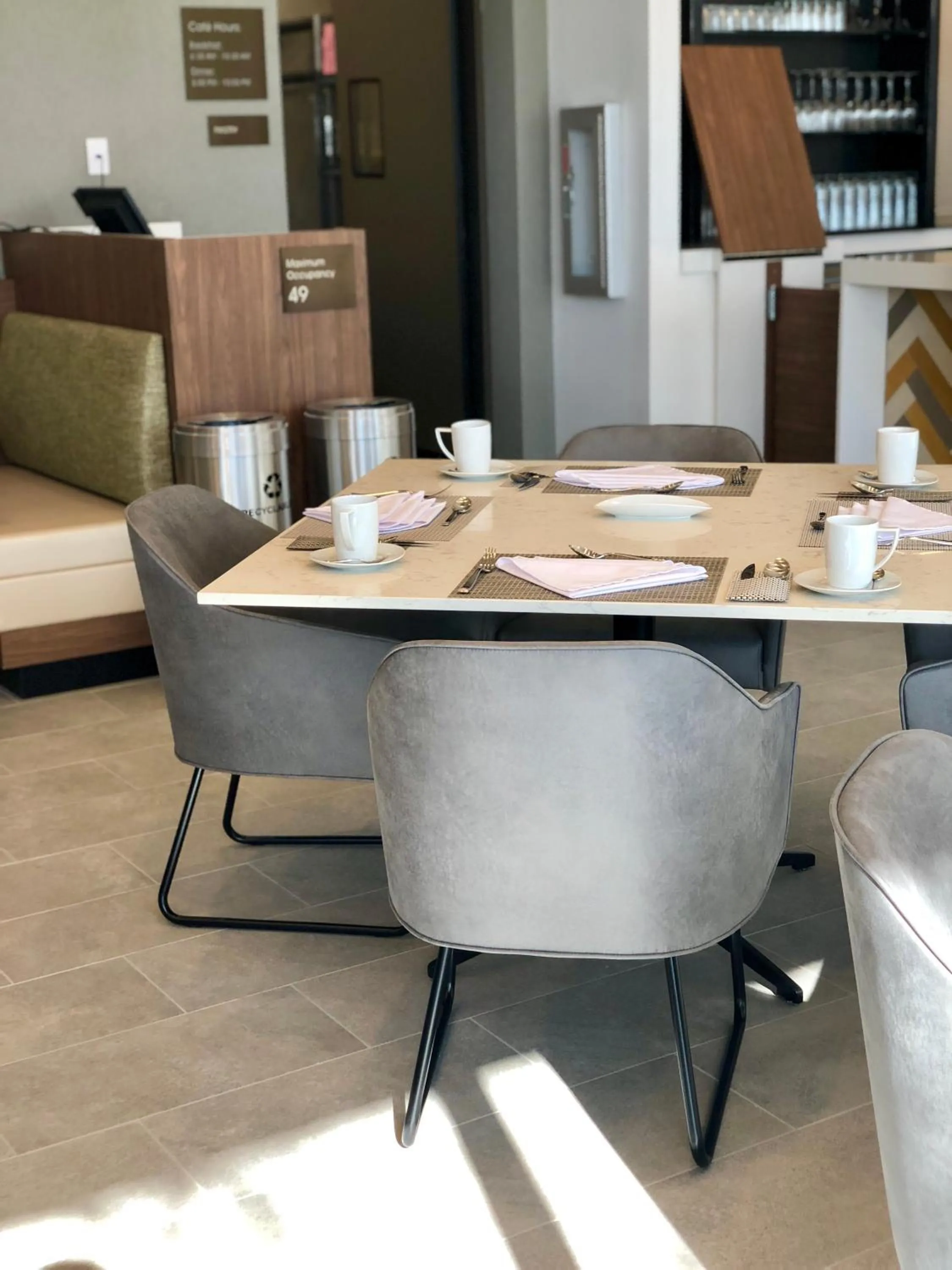 Restaurant/places to eat in Wyndham Garden Ft Lauderdale Airport & Cruise Port