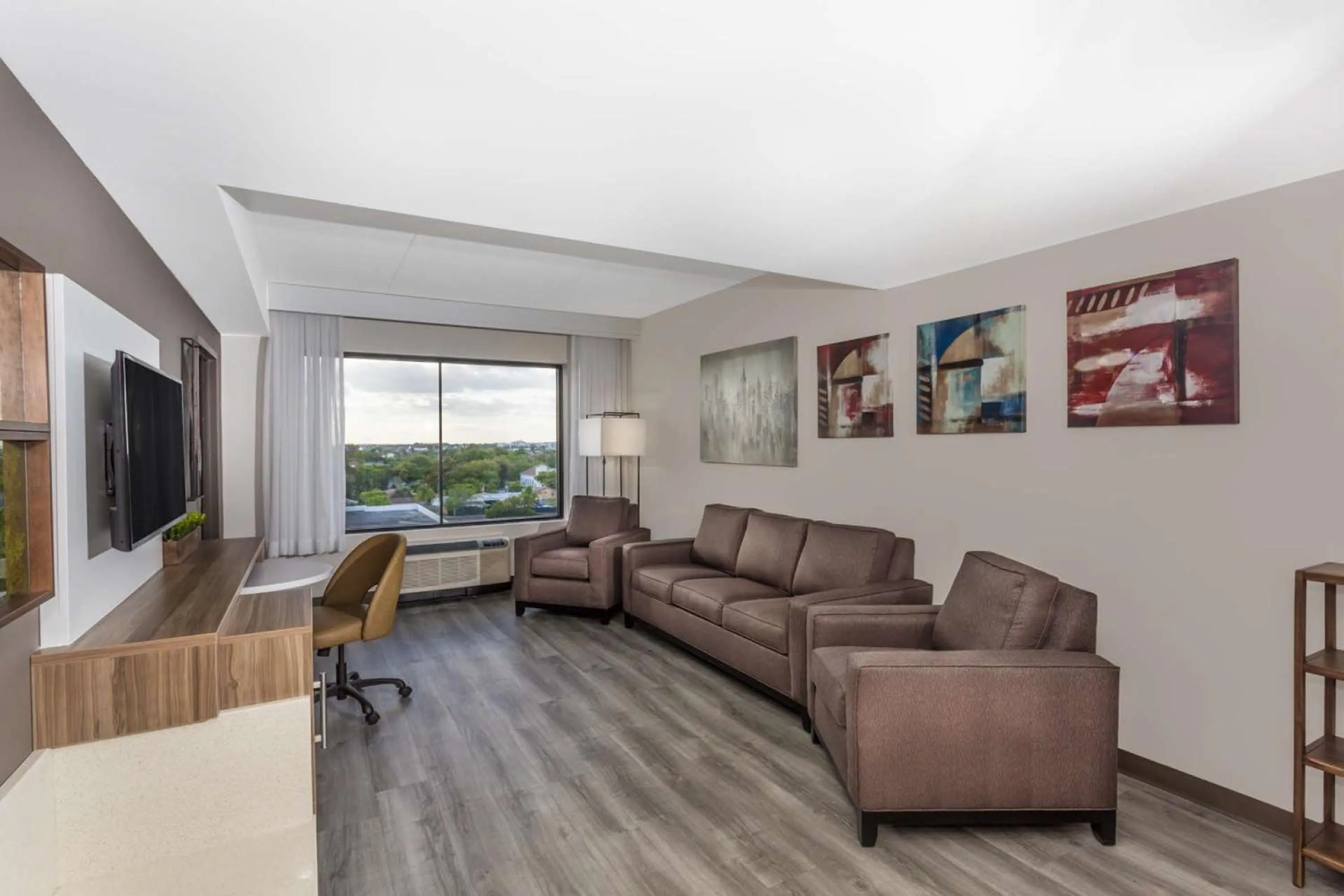Living room in Wyndham Garden Ft Lauderdale Airport & Cruise Port