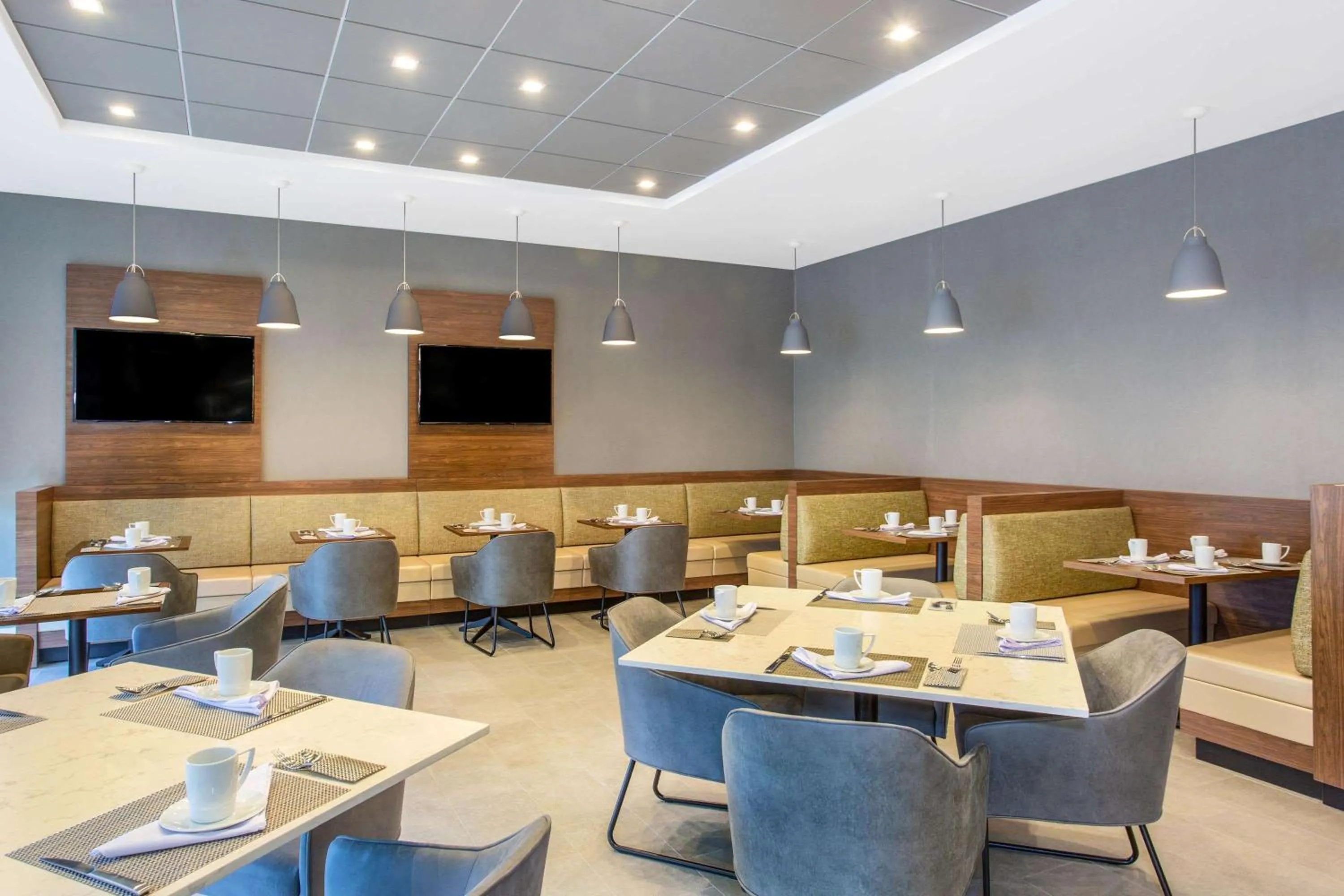 Restaurant/places to eat in Wyndham Garden Ft Lauderdale Airport & Cruise Port