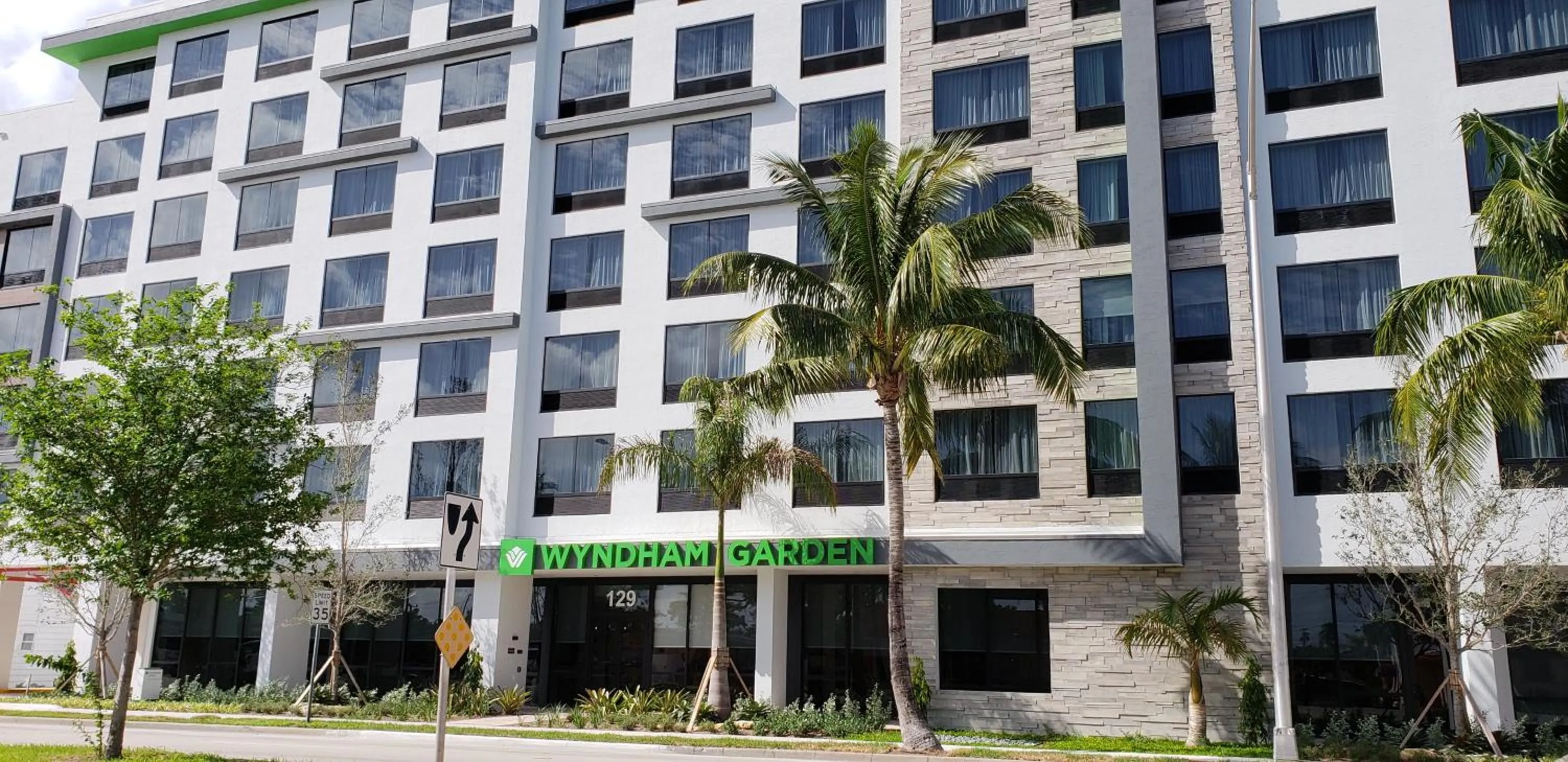 Facade/entrance in Wyndham Garden Ft Lauderdale Airport & Cruise Port