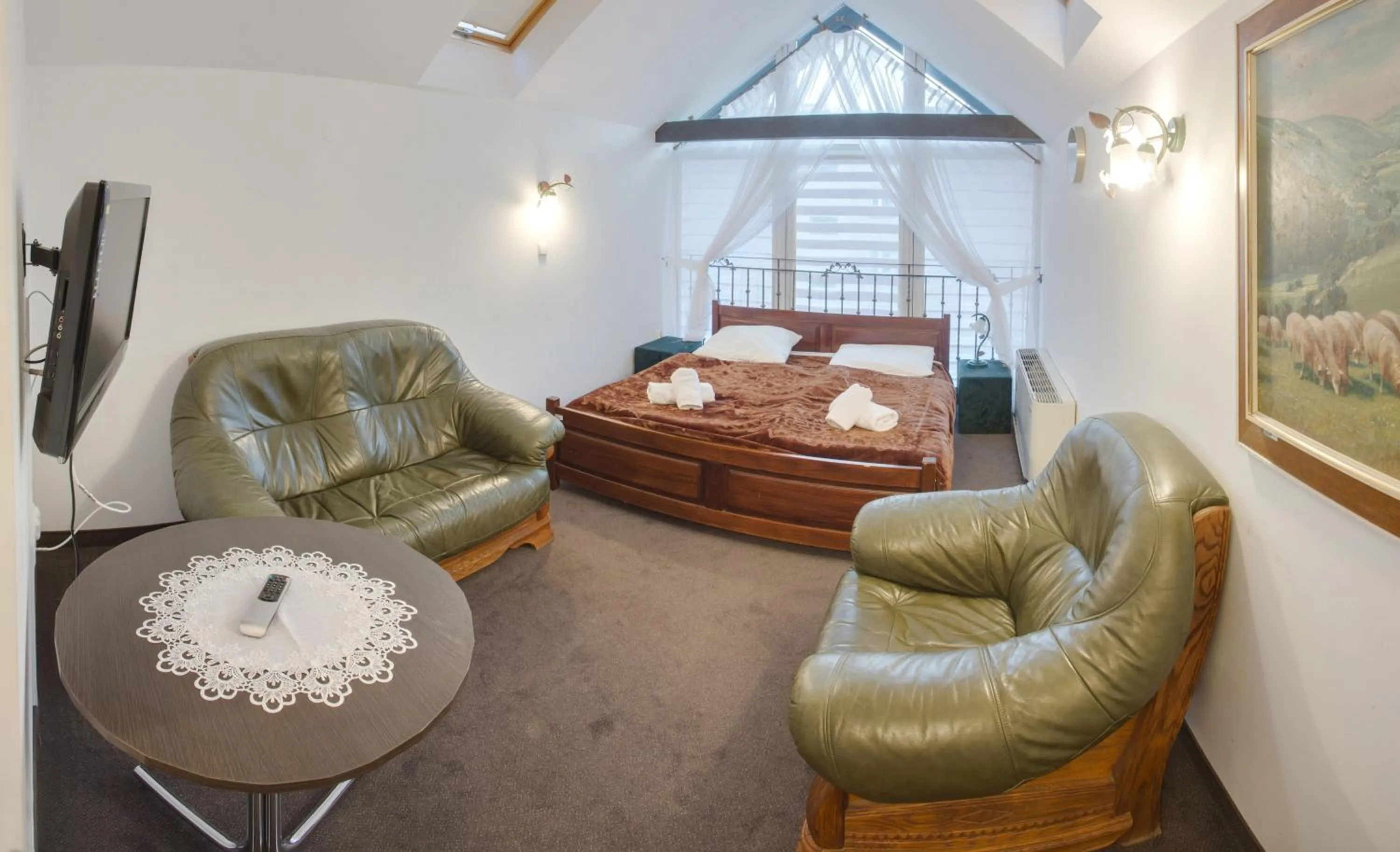 Two-Bedroom Apartment in Świtezianka
